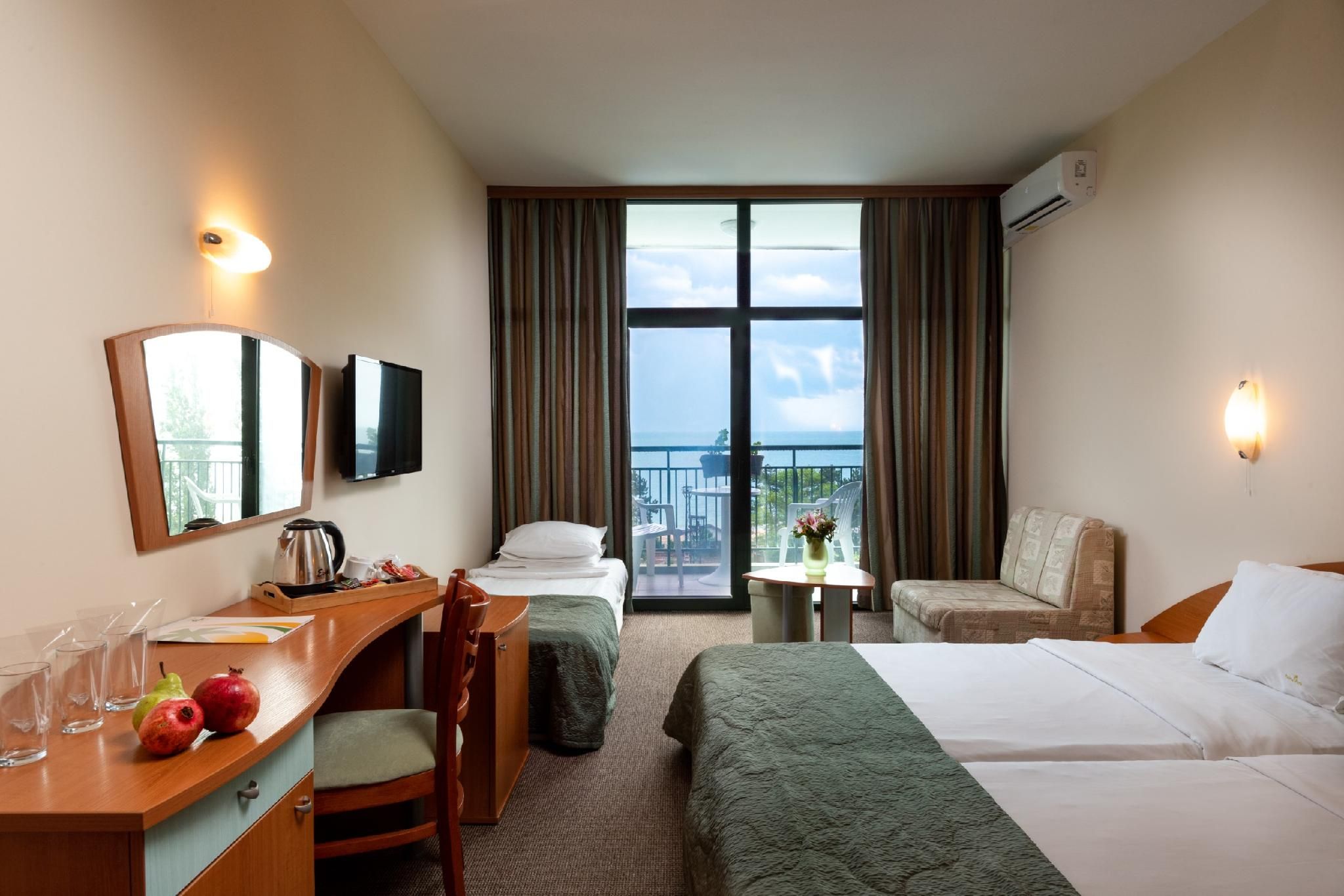 Triple Room with Sea View