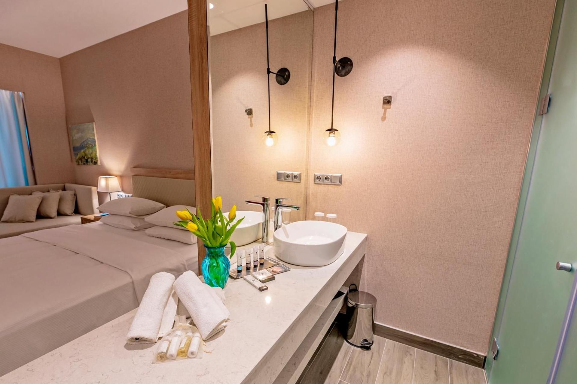 Deluxe Double Plus Room