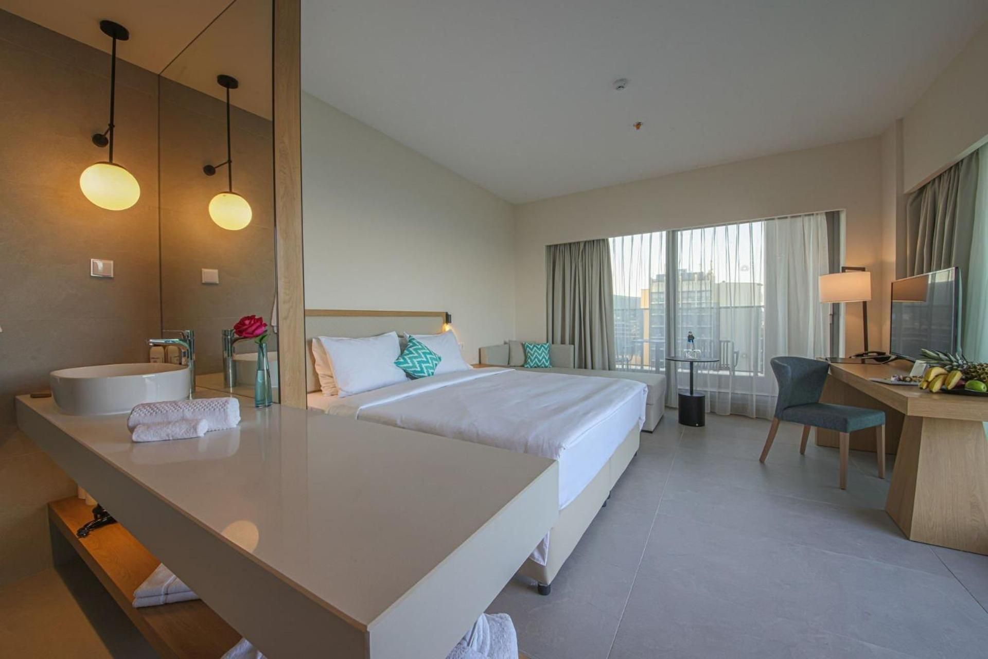 Family Connecting Room – Deluxe