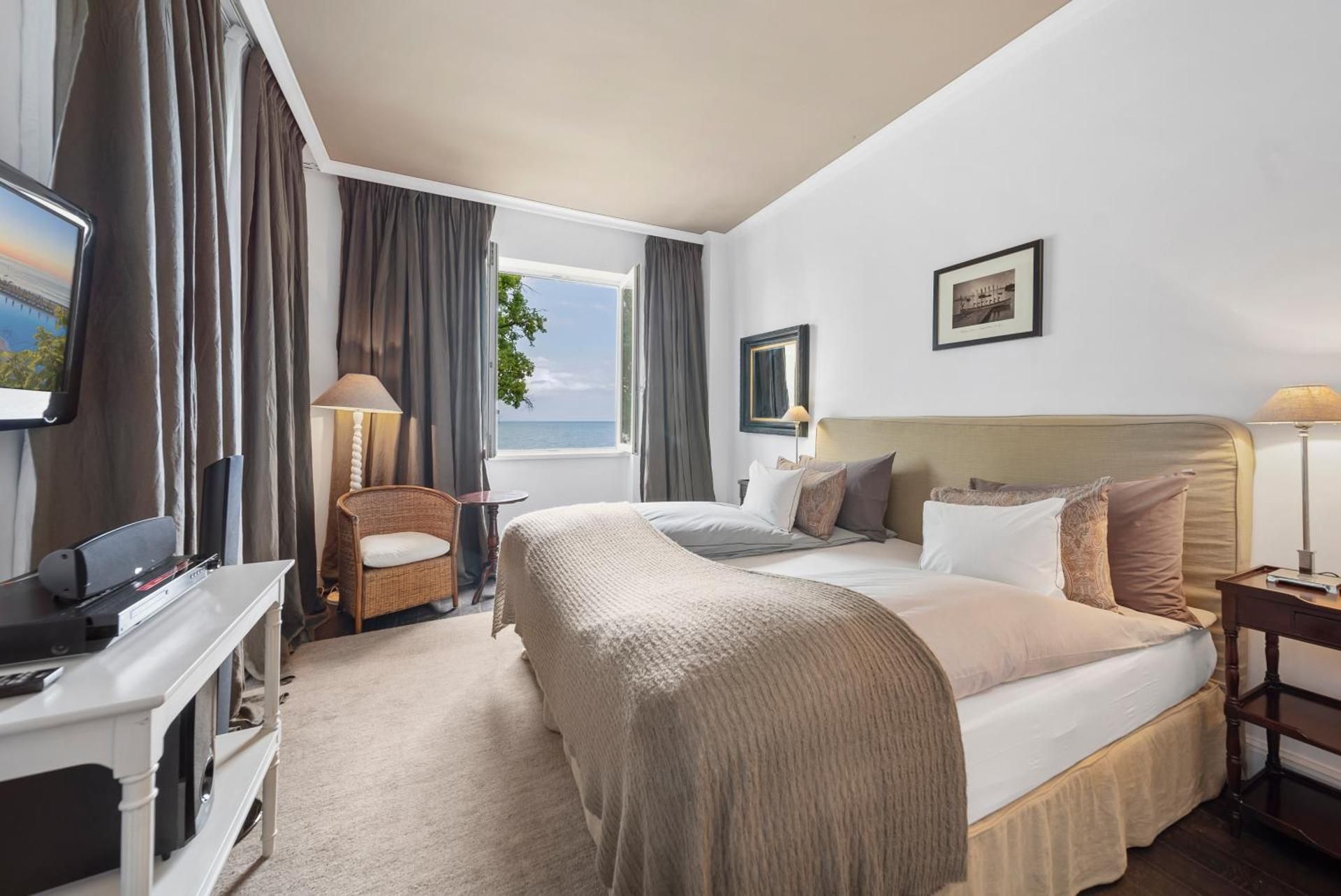 Suite with Sea View and Balcony
