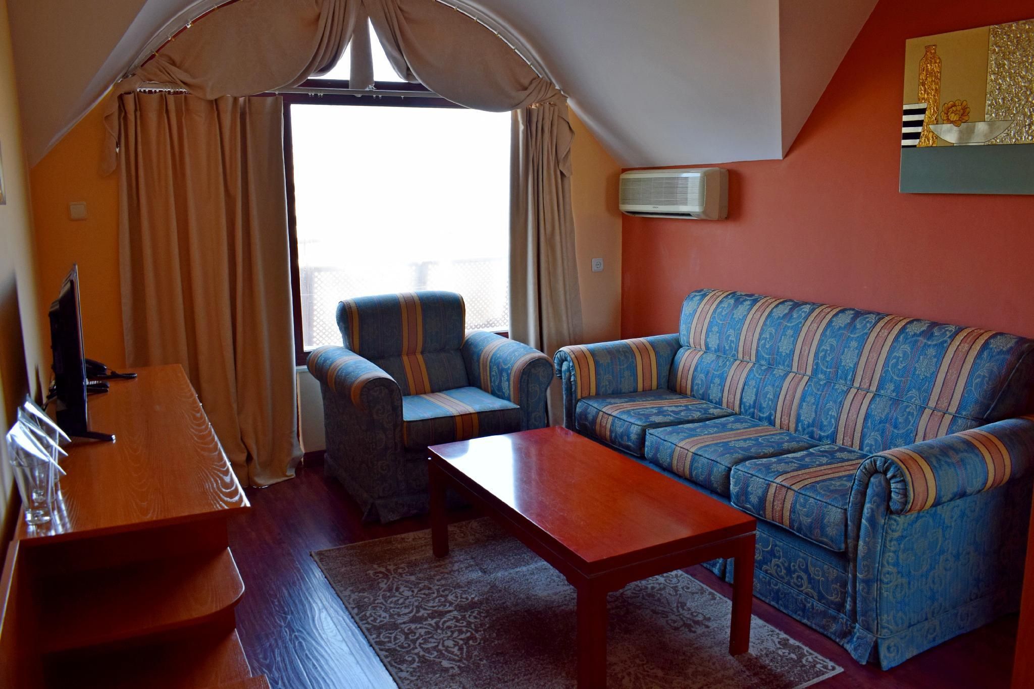Suite (2 Adults+2 Children)