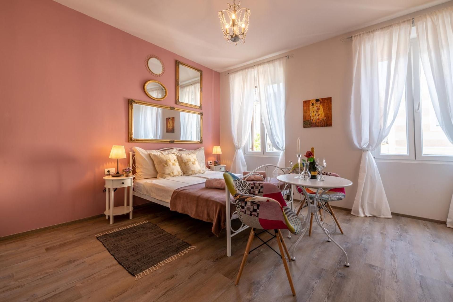 Old City Romantic Studios 3