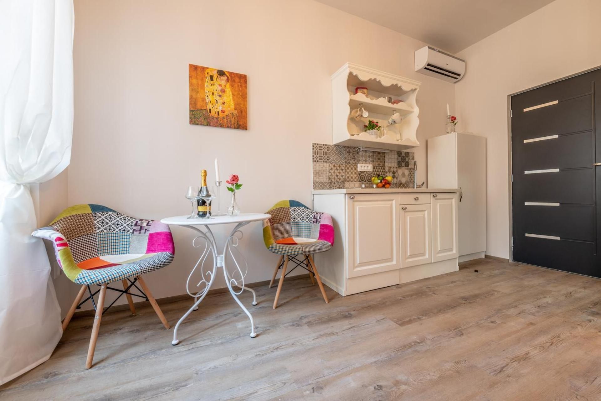 Old City Romantic Studios 3