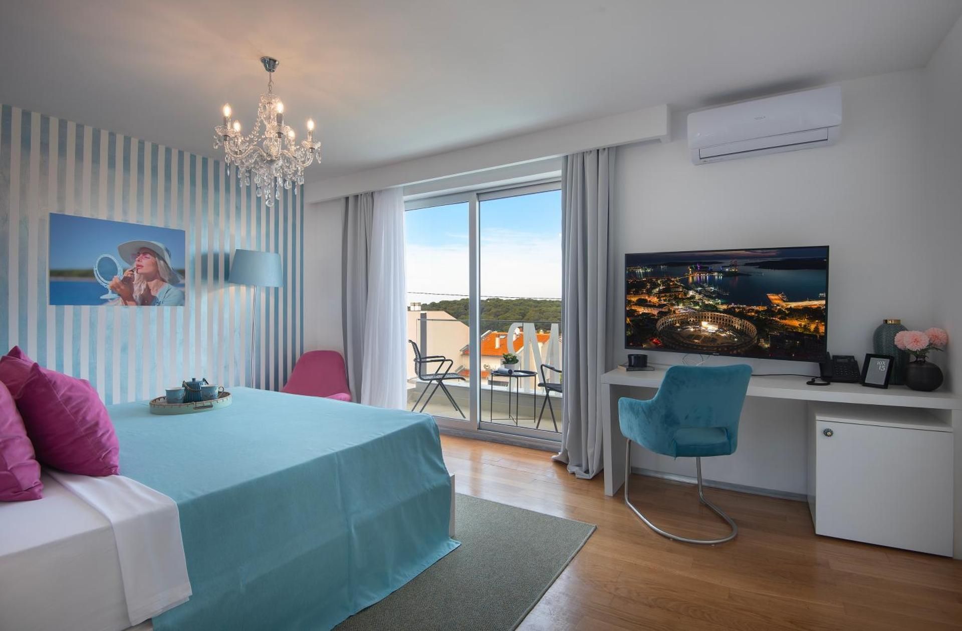 Deluxe King Room