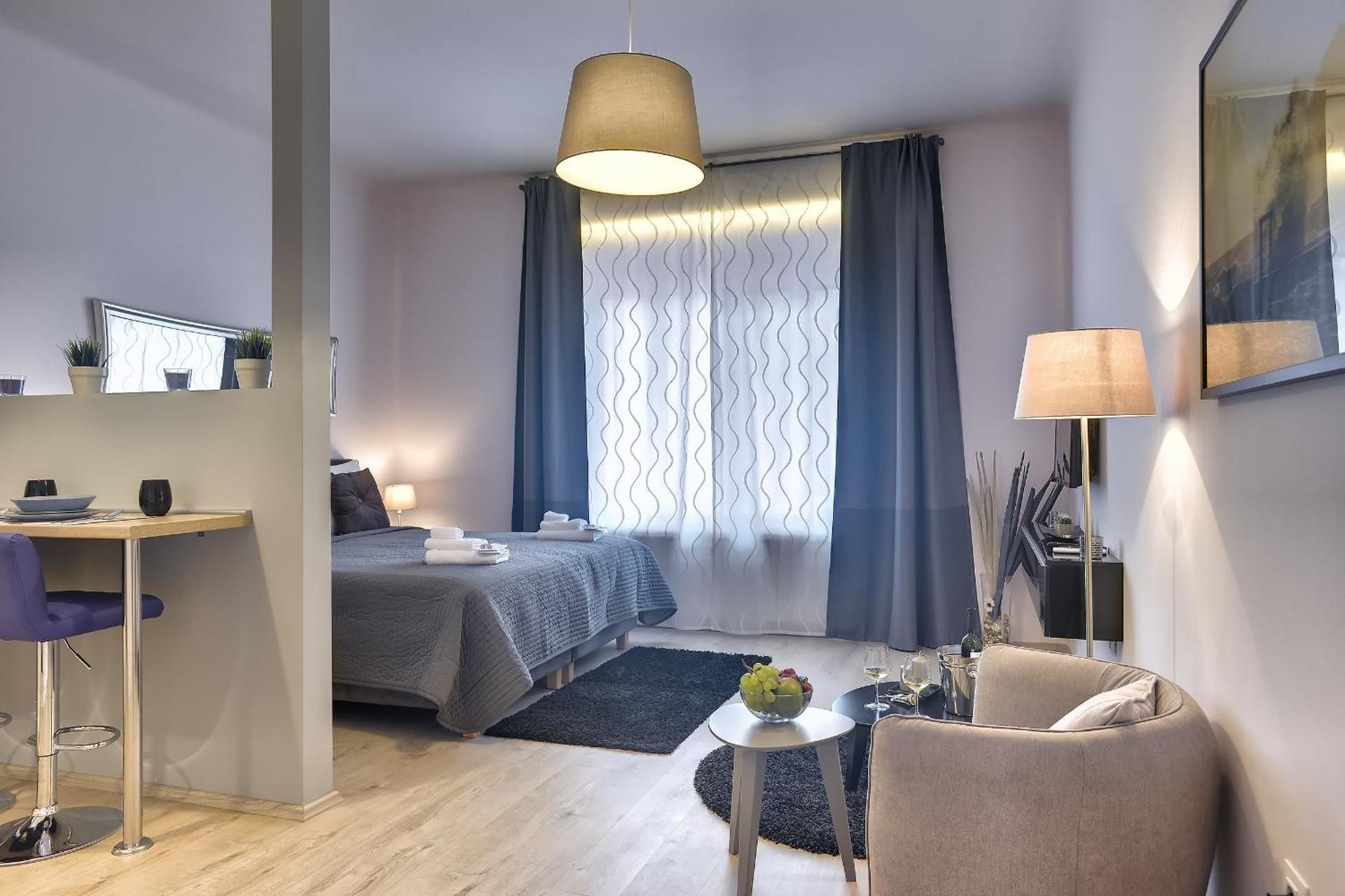 DELUXE APARTMENT