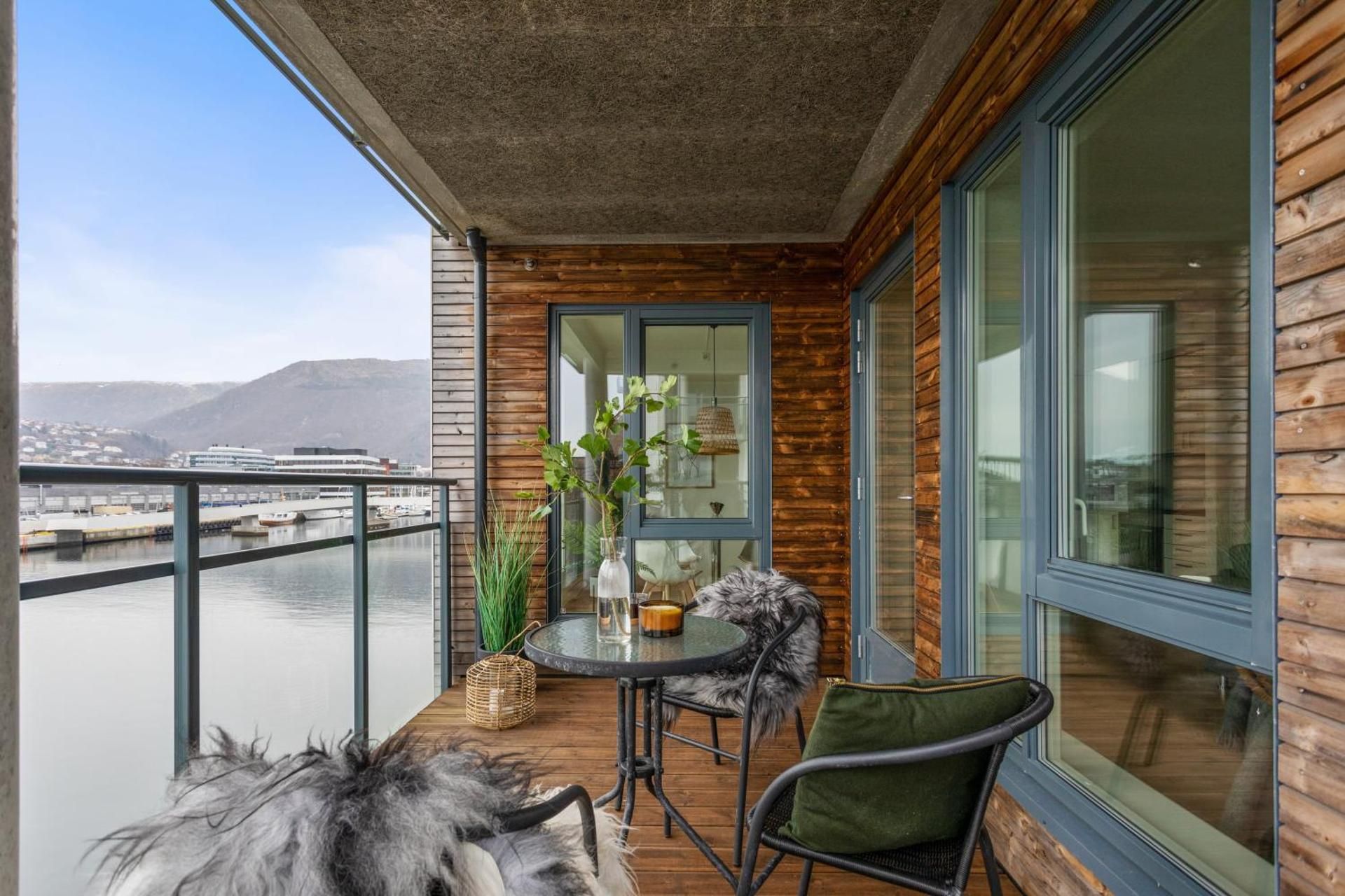 Large Two-Bedroom Apartment