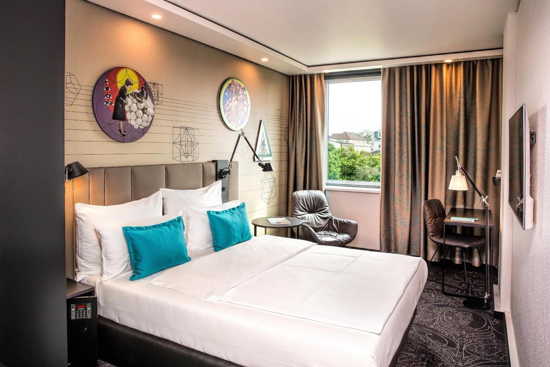 Standard Queen Room