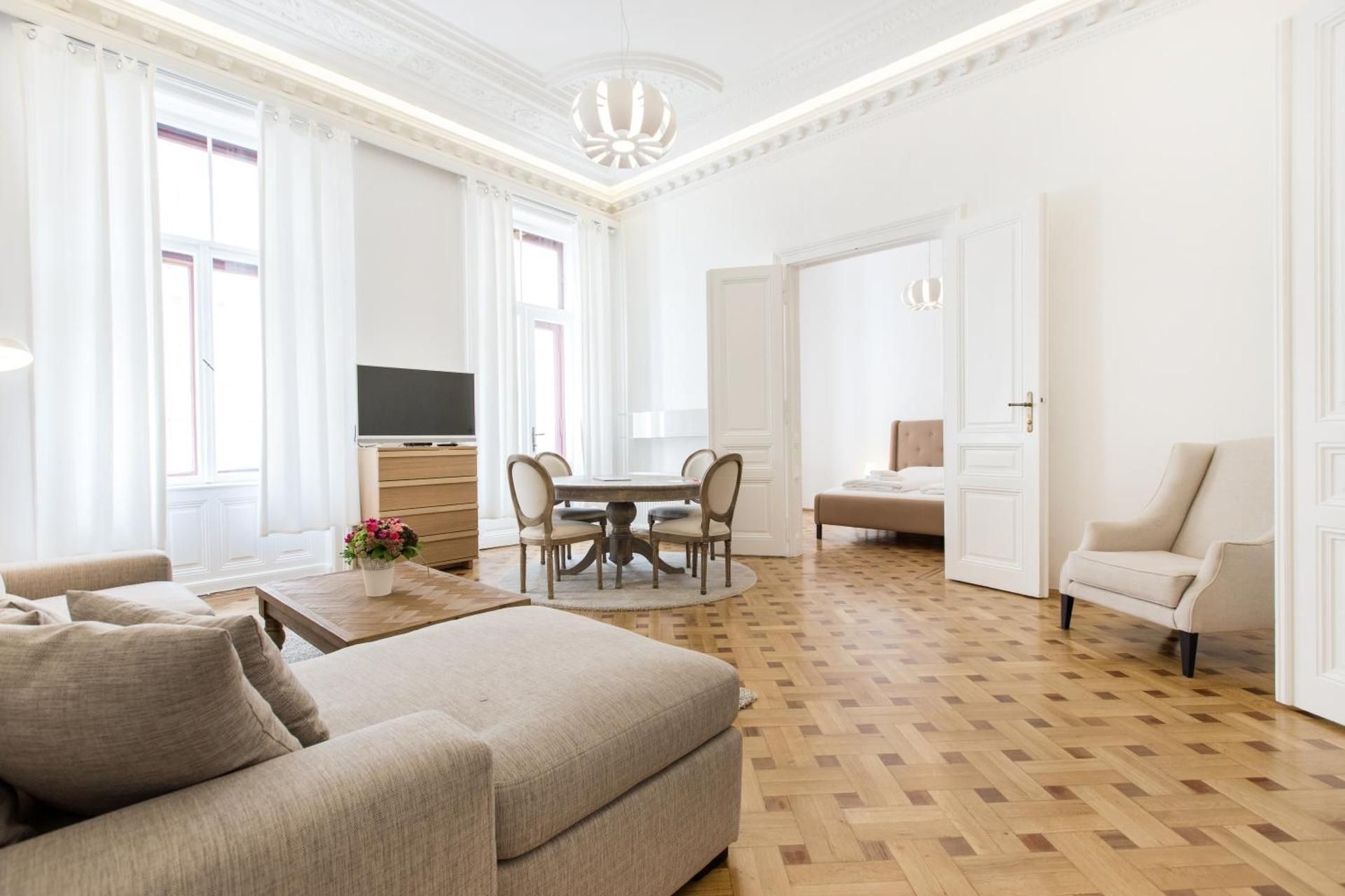 Deluxe Apartment No. 15A