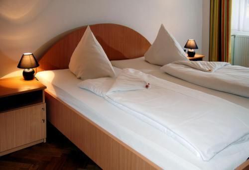 Standard Suite for 3 People