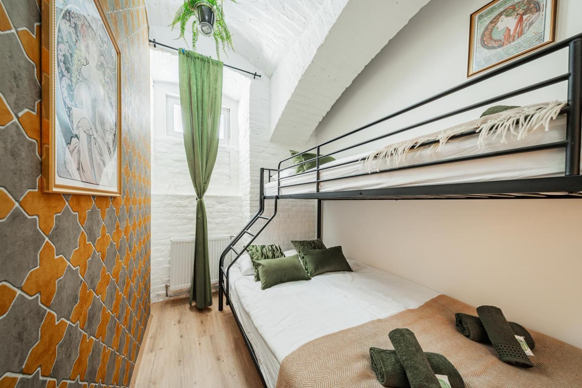Economy Triple Room with Shared Bathroom
