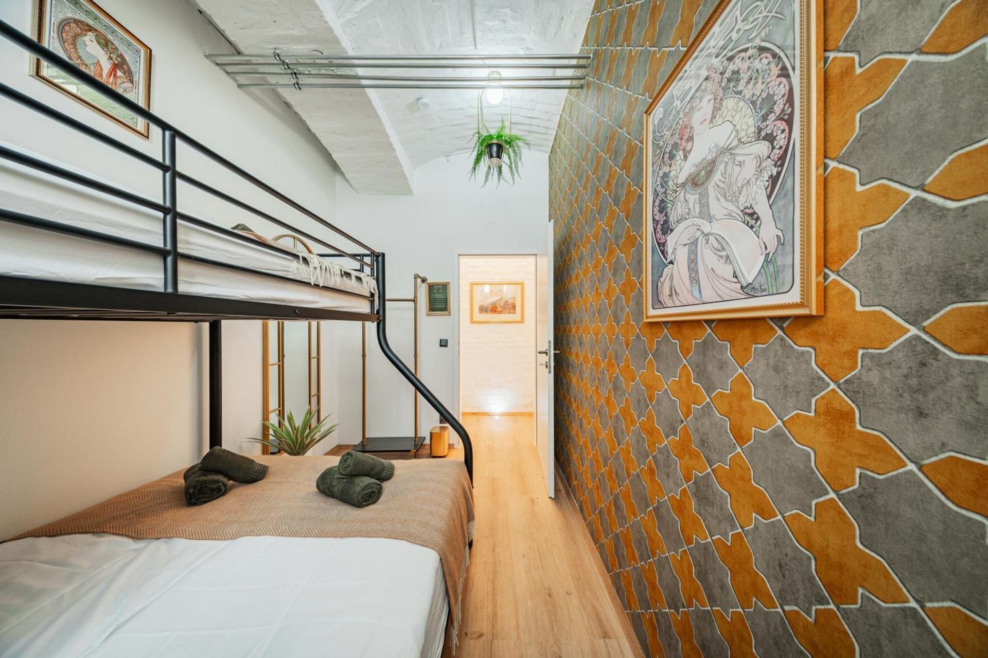 Economy Triple Room with Shared Bathroom