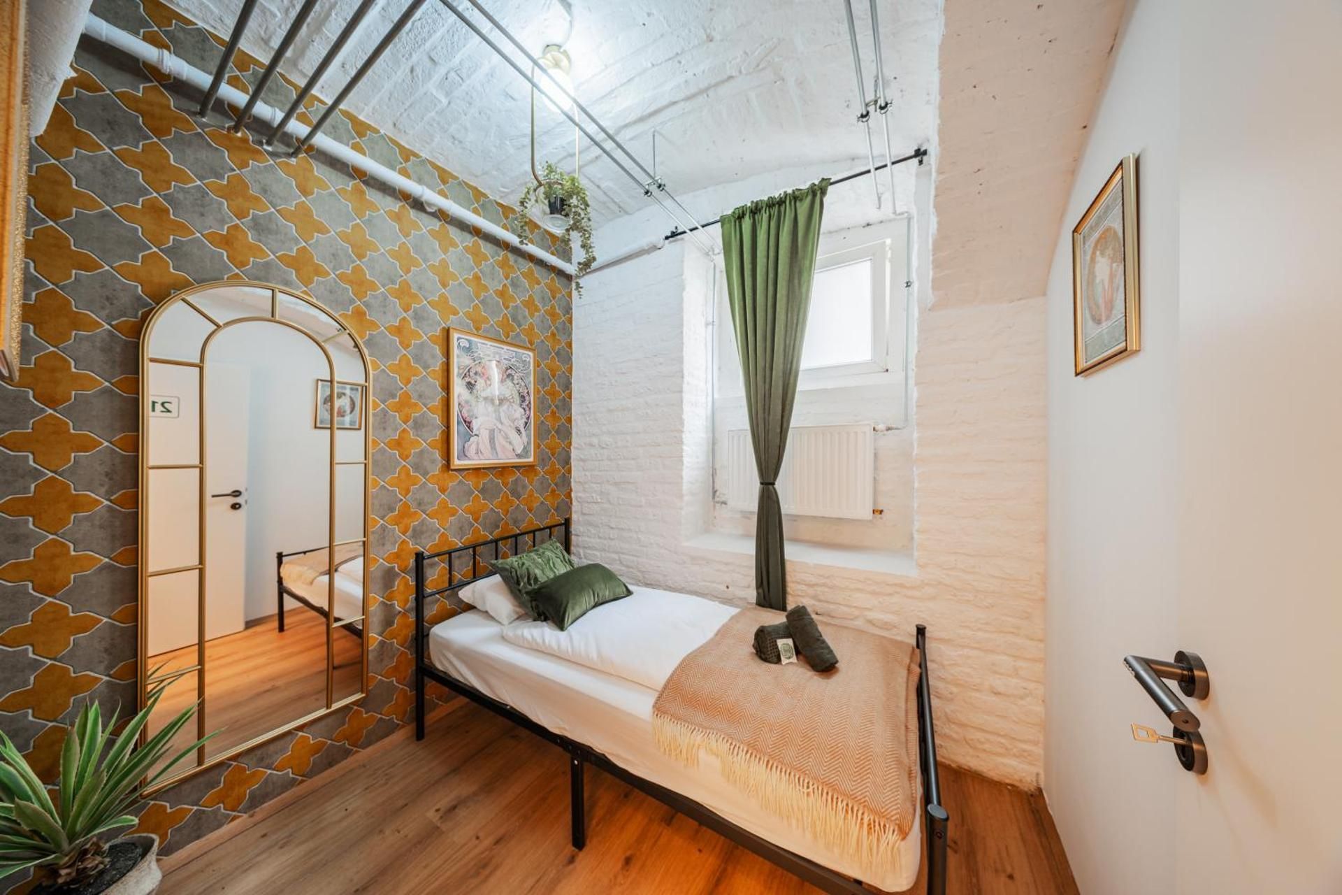 Standard Single Room with Shared Bathroom