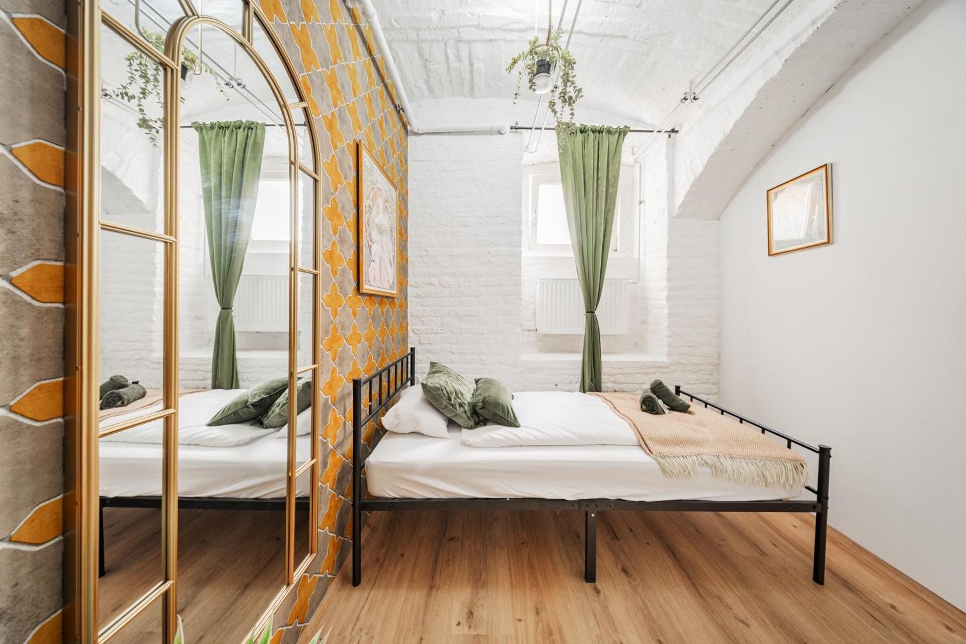 Standard Single Room with Shared Bathroom