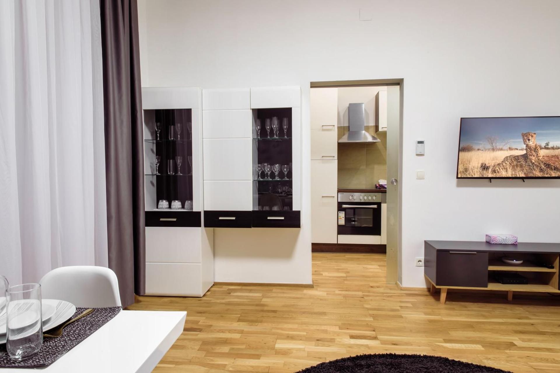 Deluxe Room (2 Adults + 1 Child)