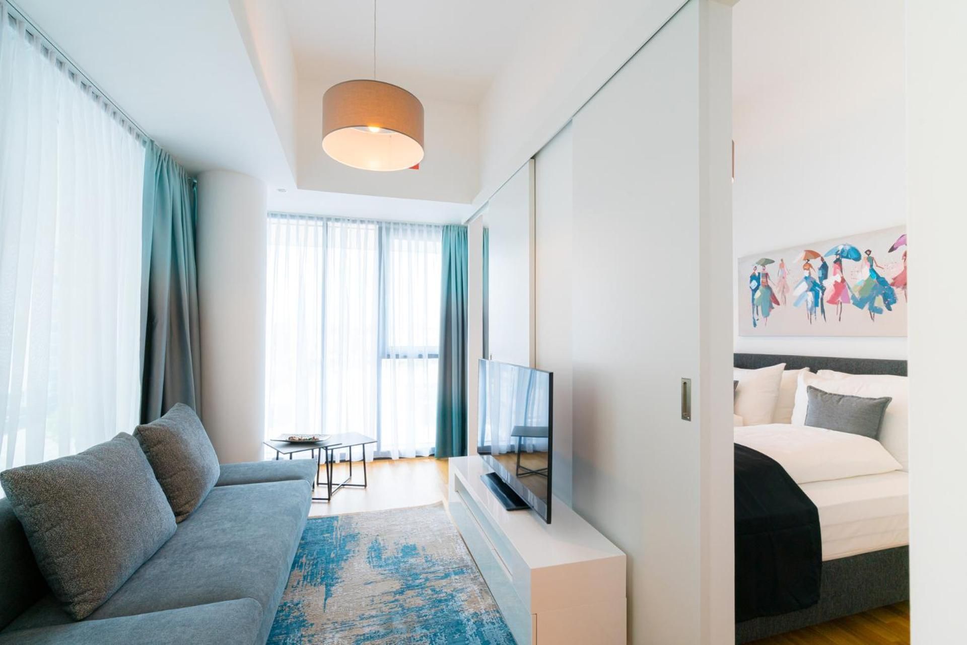 DELUXE APARTMENT