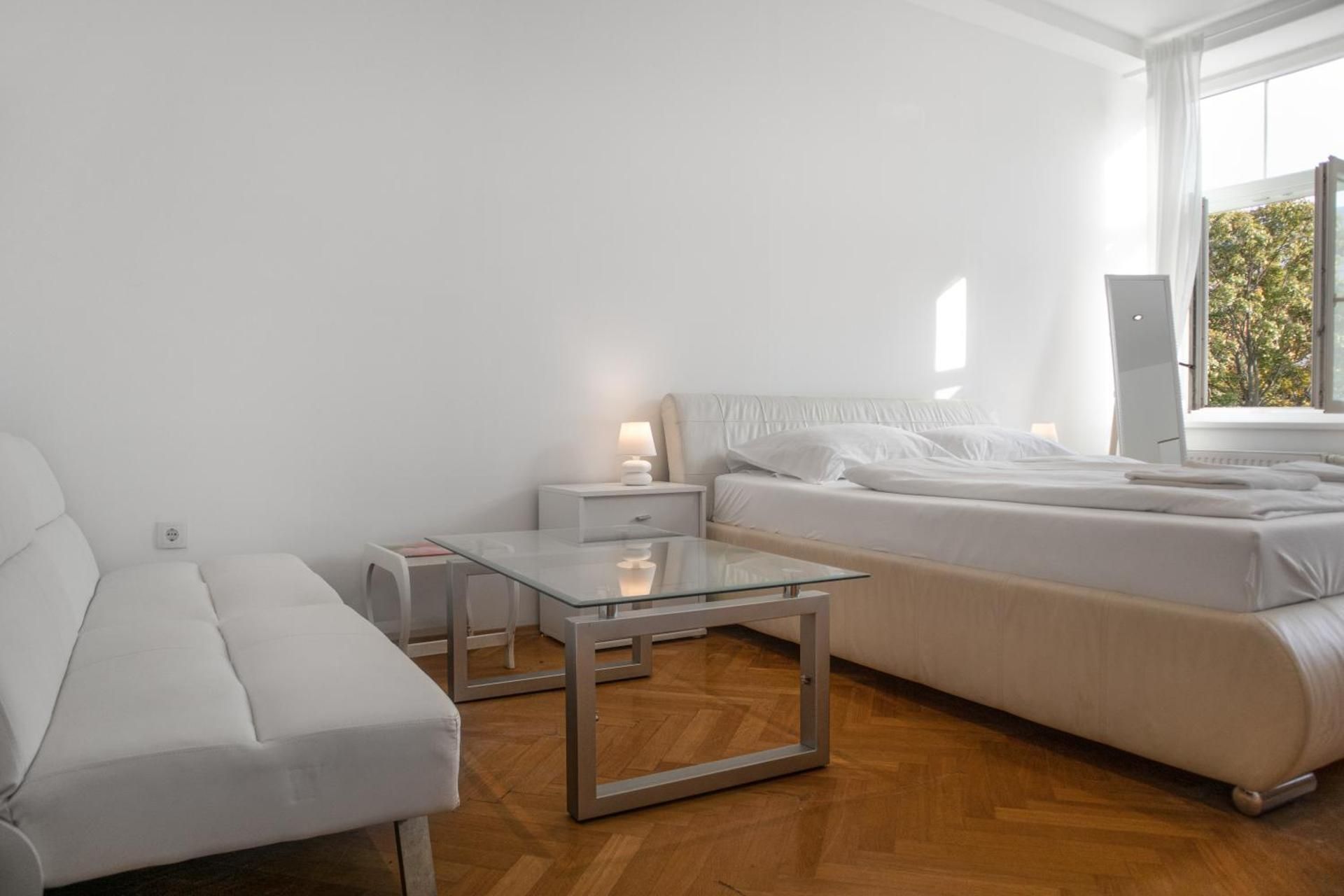 Triple Room with Shared Bathroom