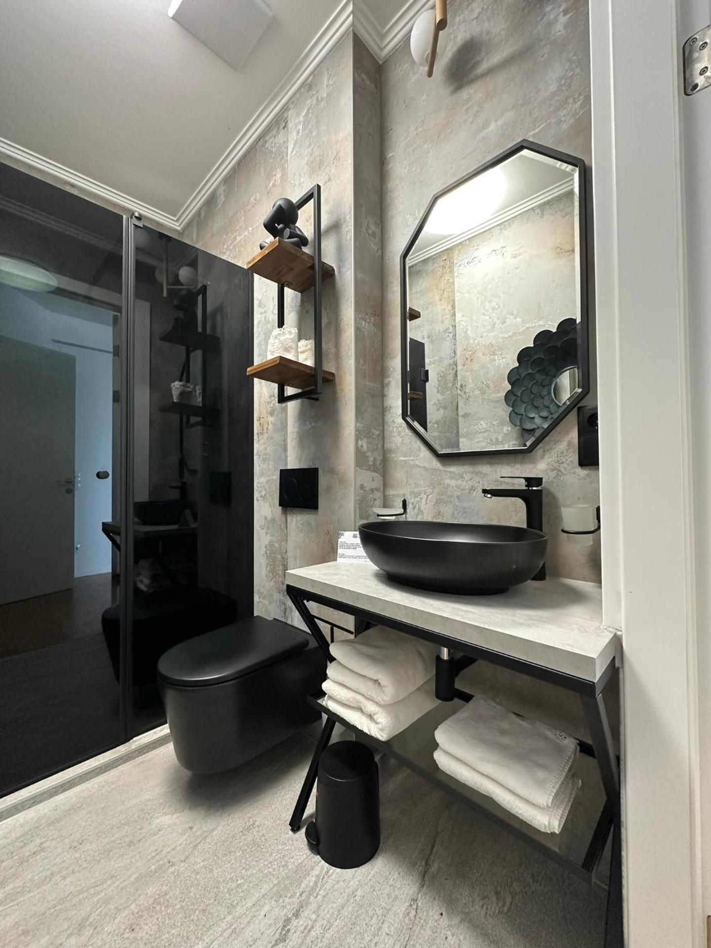 Three-Bedroom Deluxe Apartment