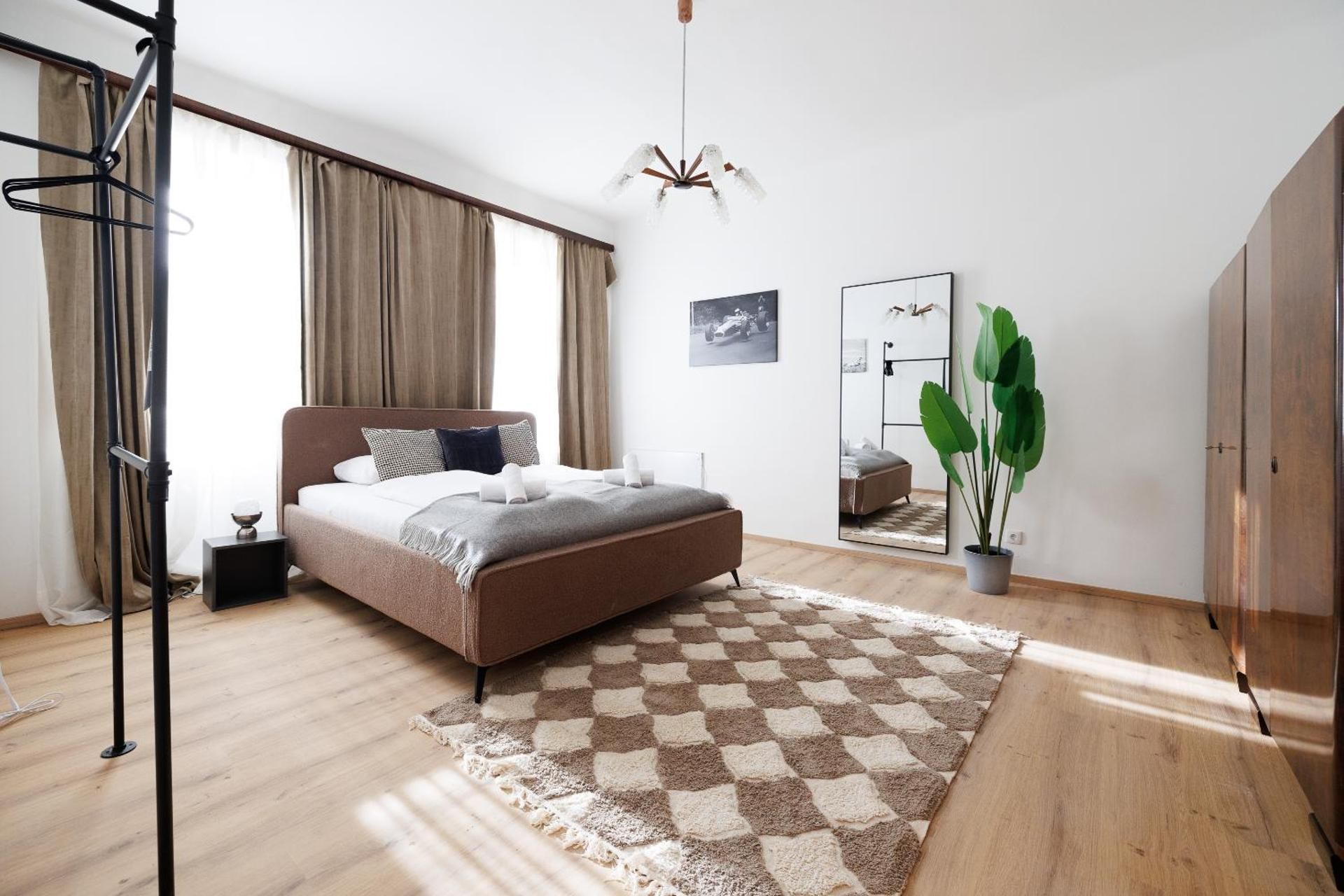 DELUXE APARTMENT