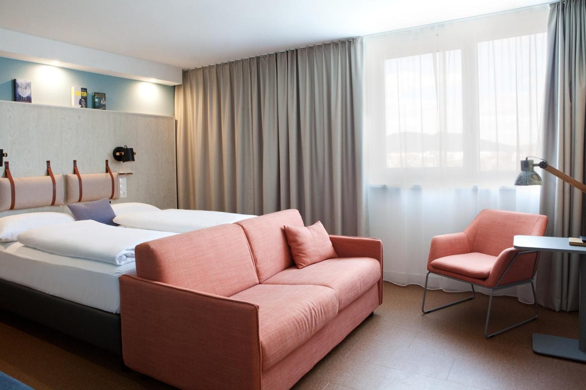 Greet Super Room With 1 Double Bed