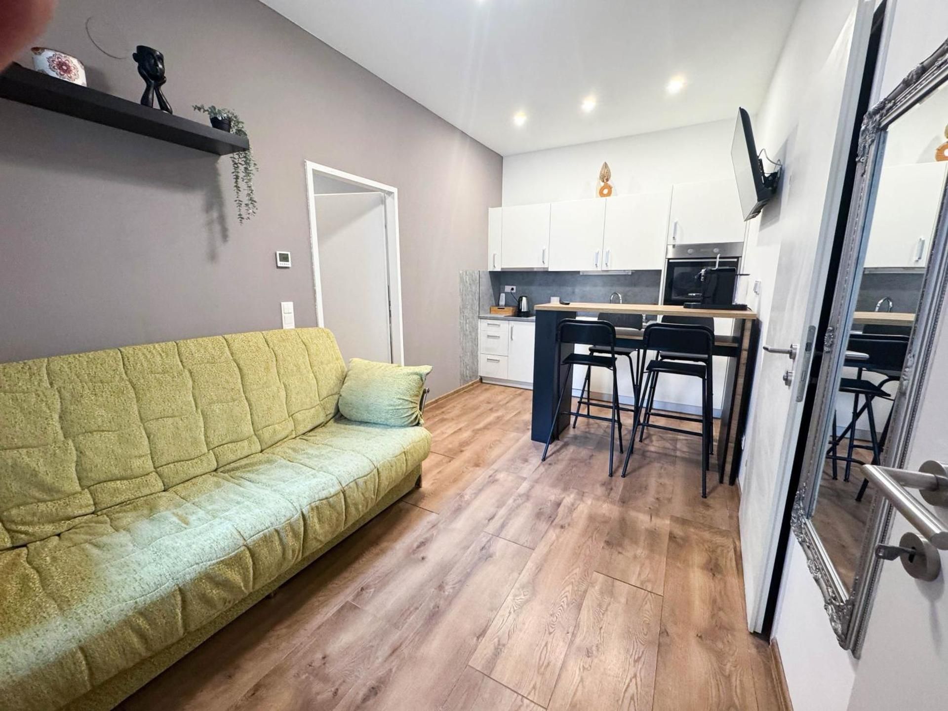 Basic Triple Room