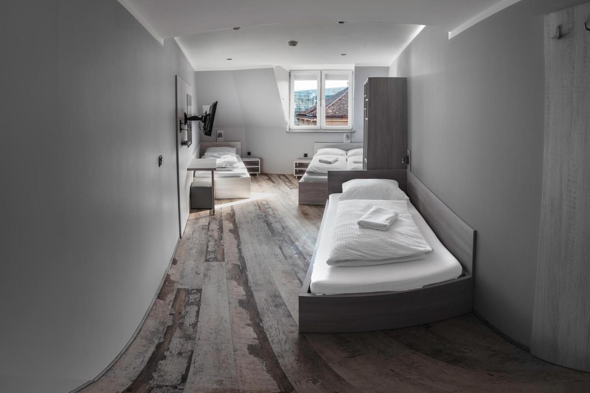 4 person Room