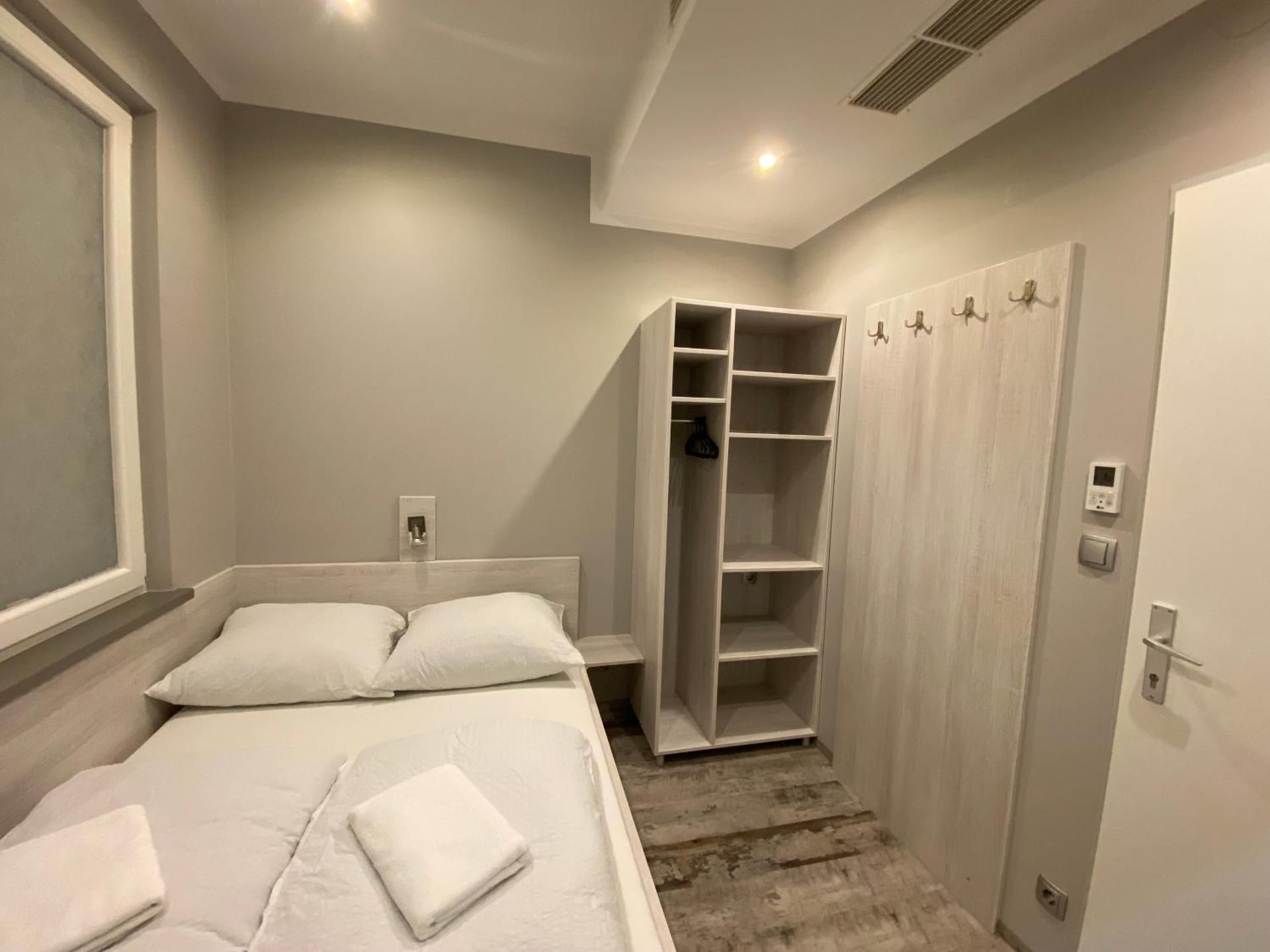 Double Room Hotel with window to the hall