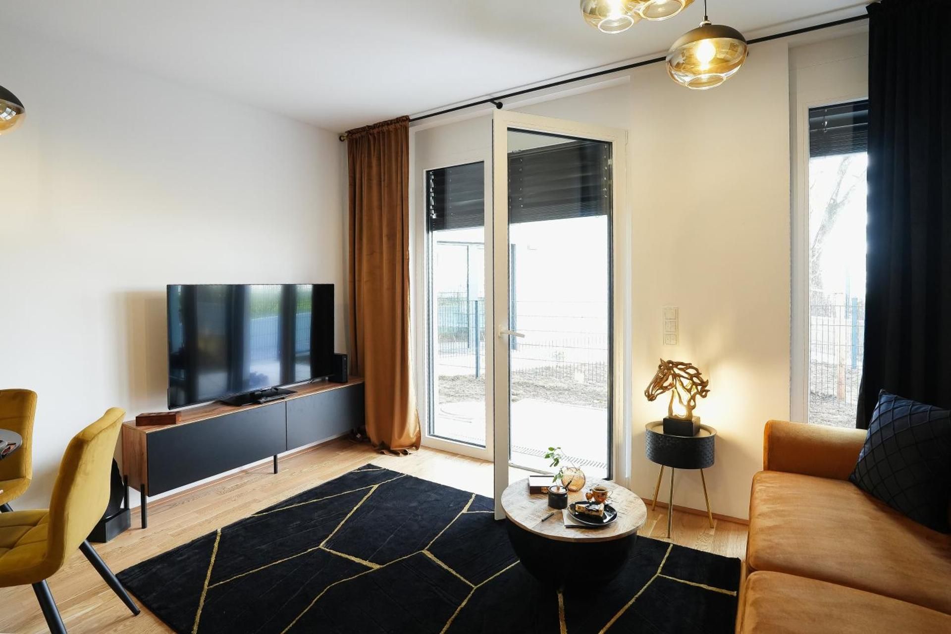 Deluxe Two-Bedroom Apartment with Garden View