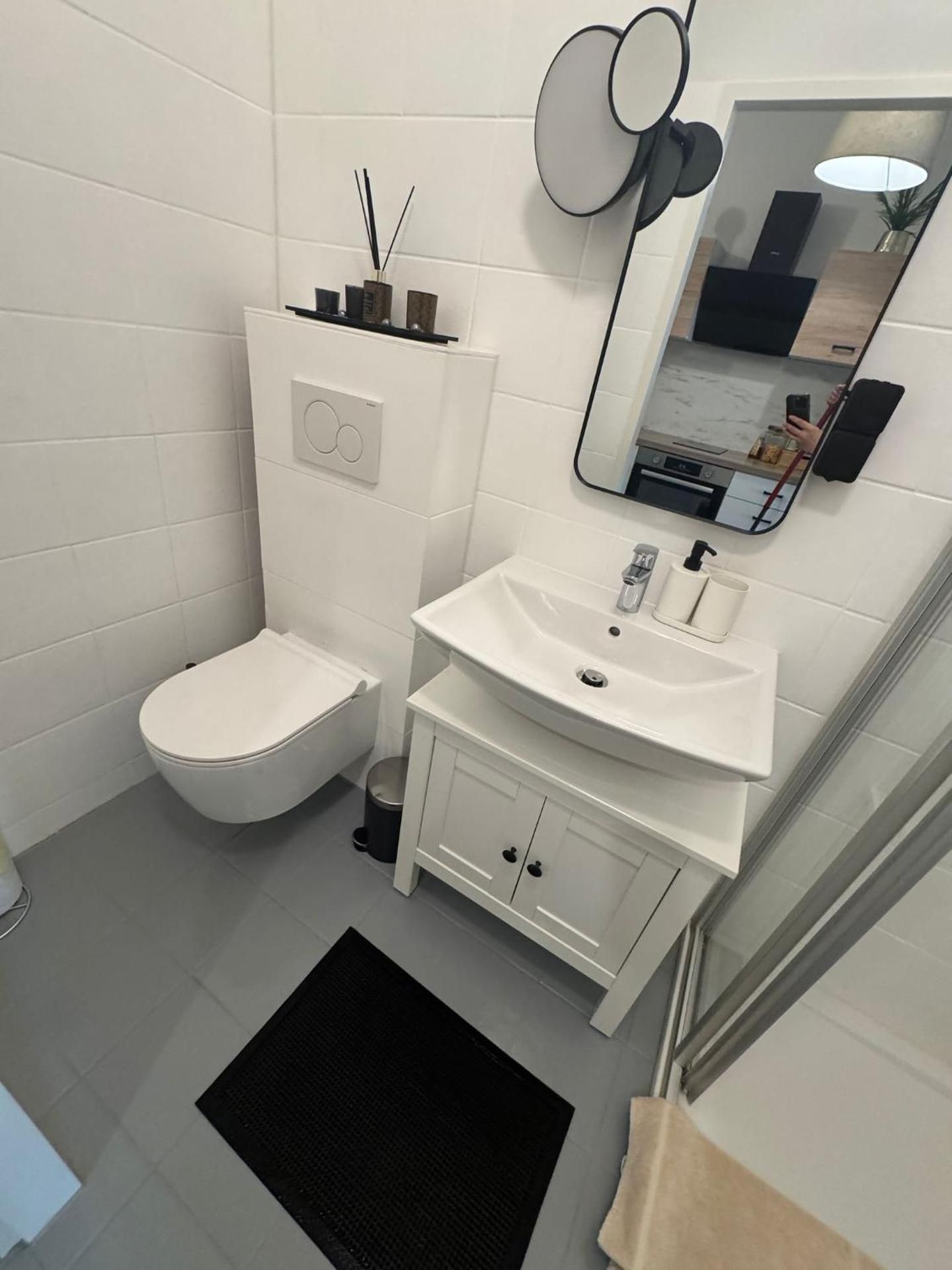 One-Bedroom Deluxe Apartment