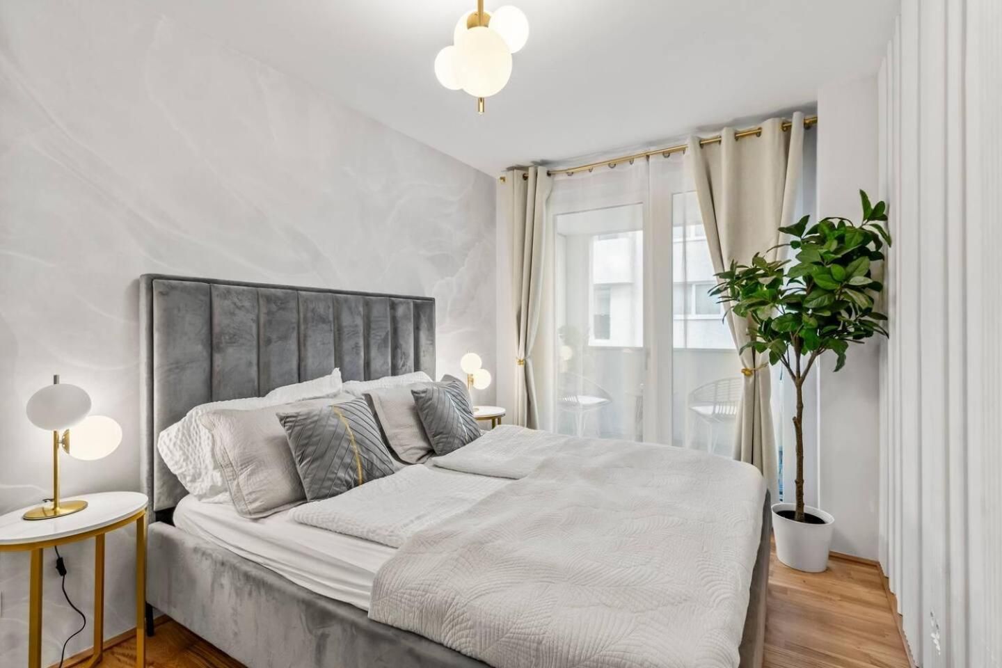 One-Bedroom Apartment