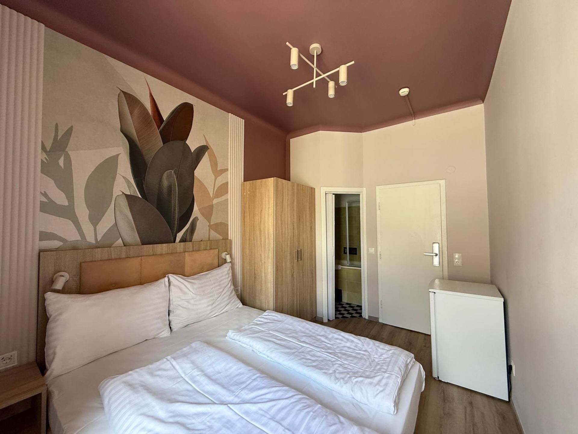 Basic Triple Room