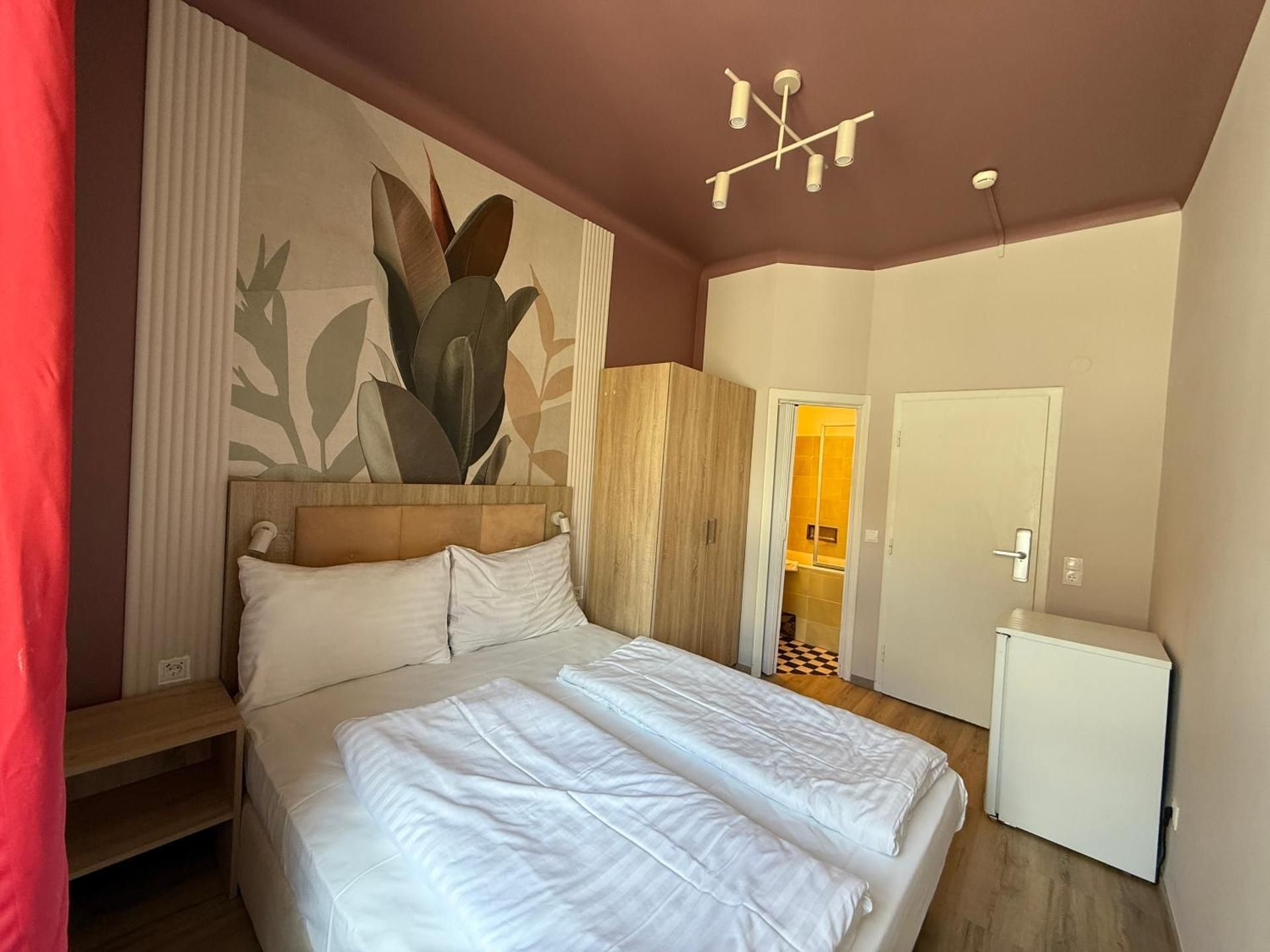 Basic Triple Room