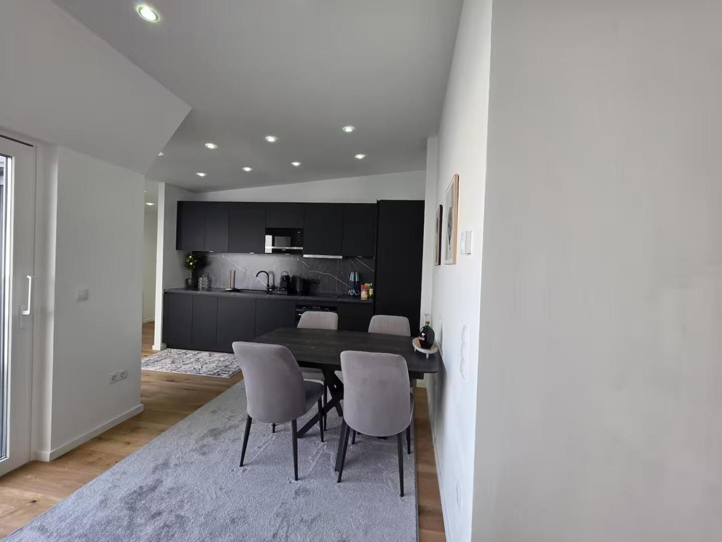 Retsina Apartments