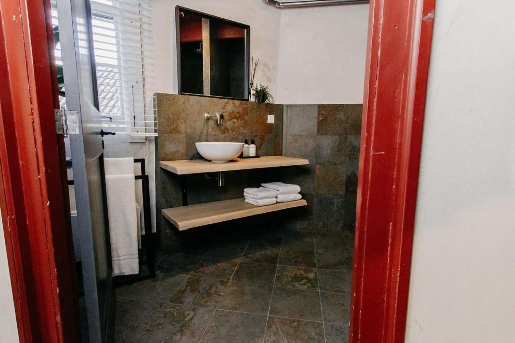 Slapen in de Molen Deluxe King Room 3