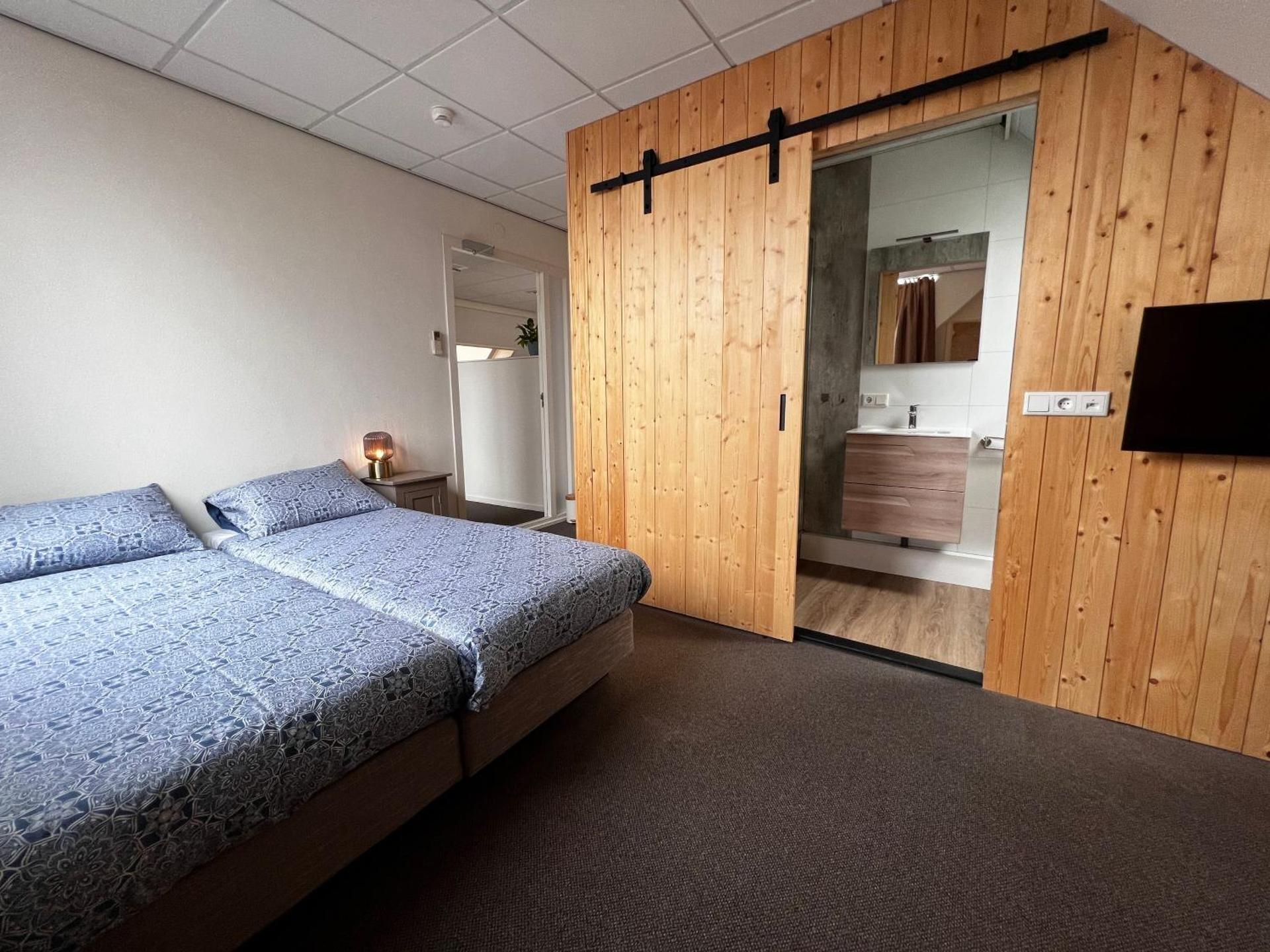 B&B Hartje Spakenburg Double or Twin Room with Shower 2