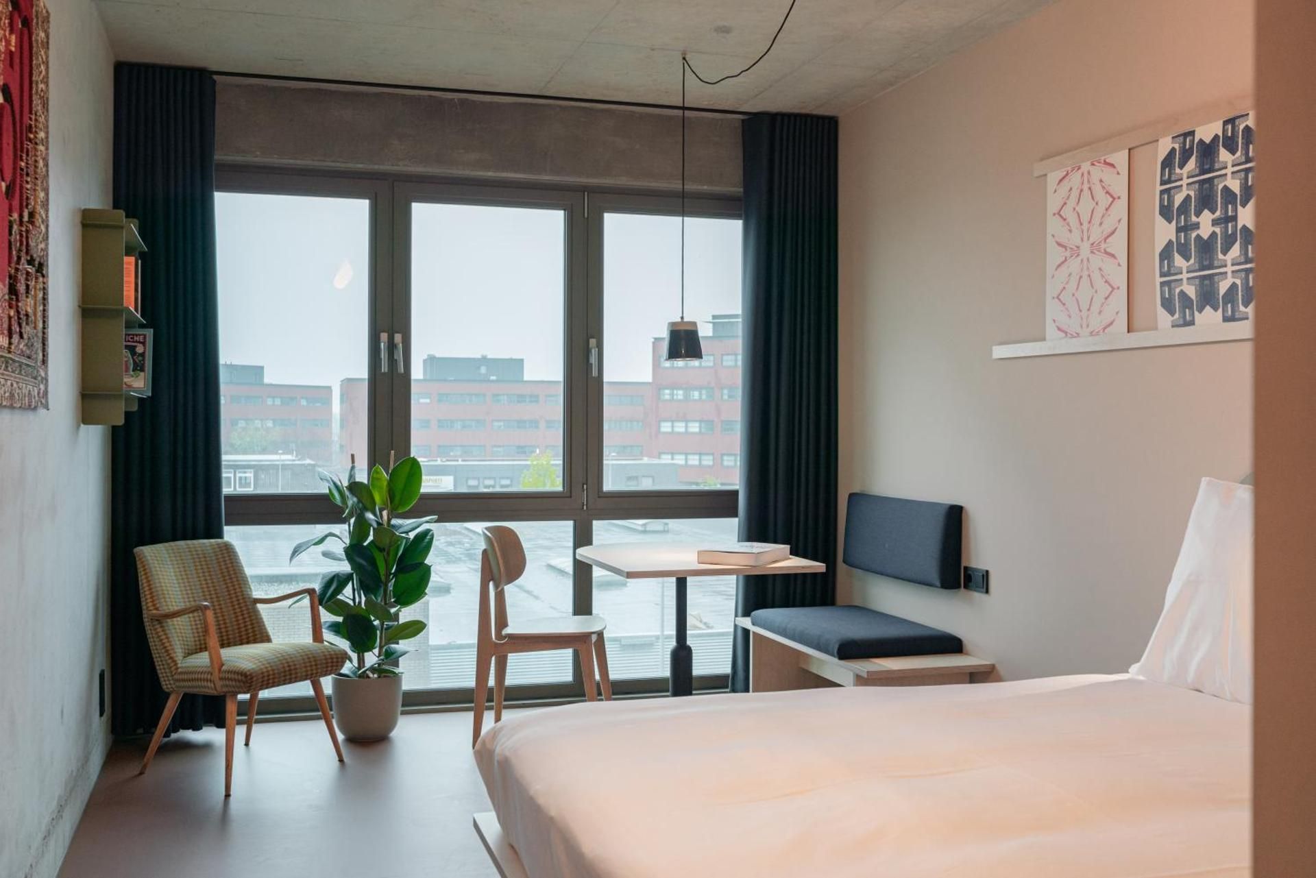 Deluxe Queen Room