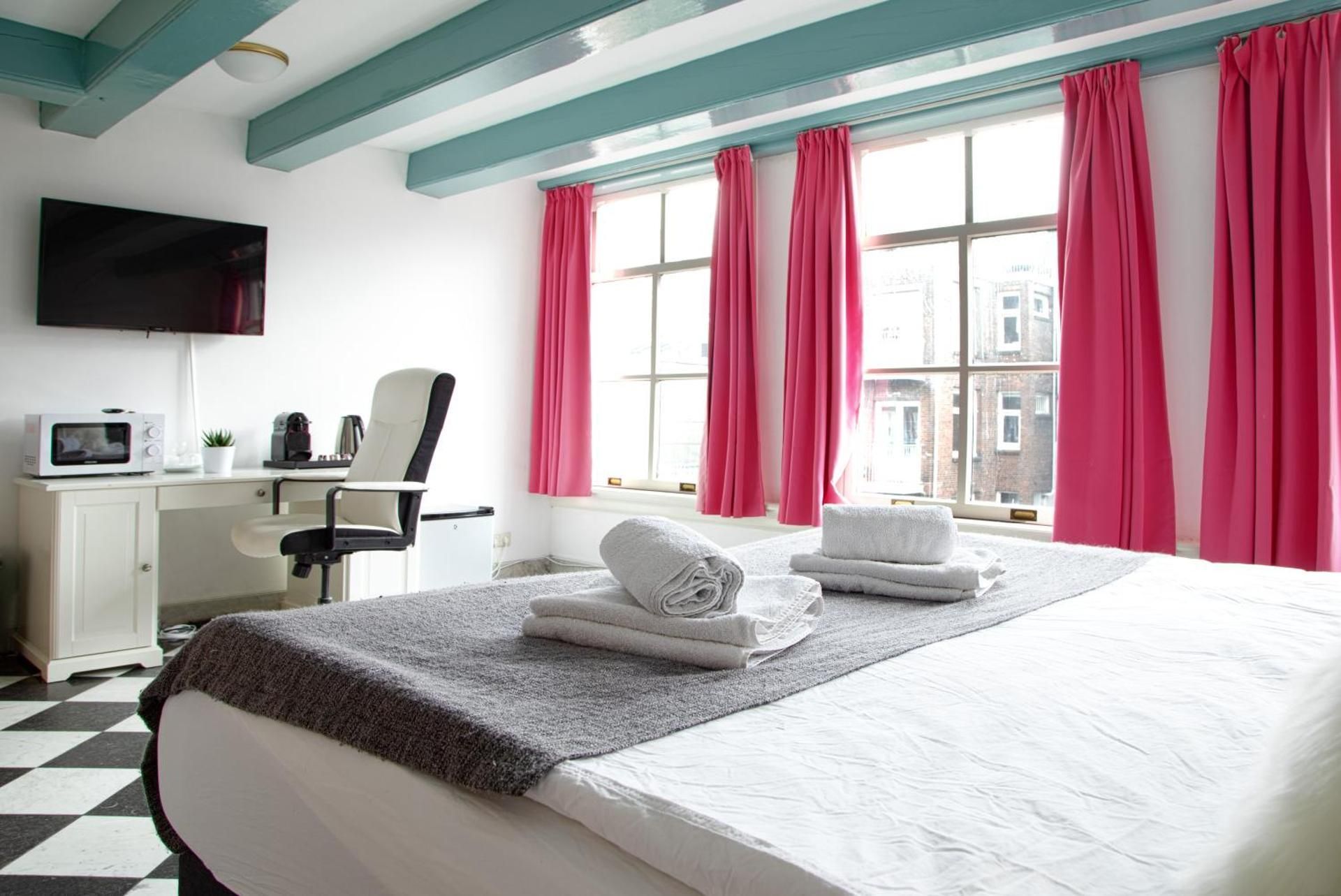 Deluxe Double Room with Bath