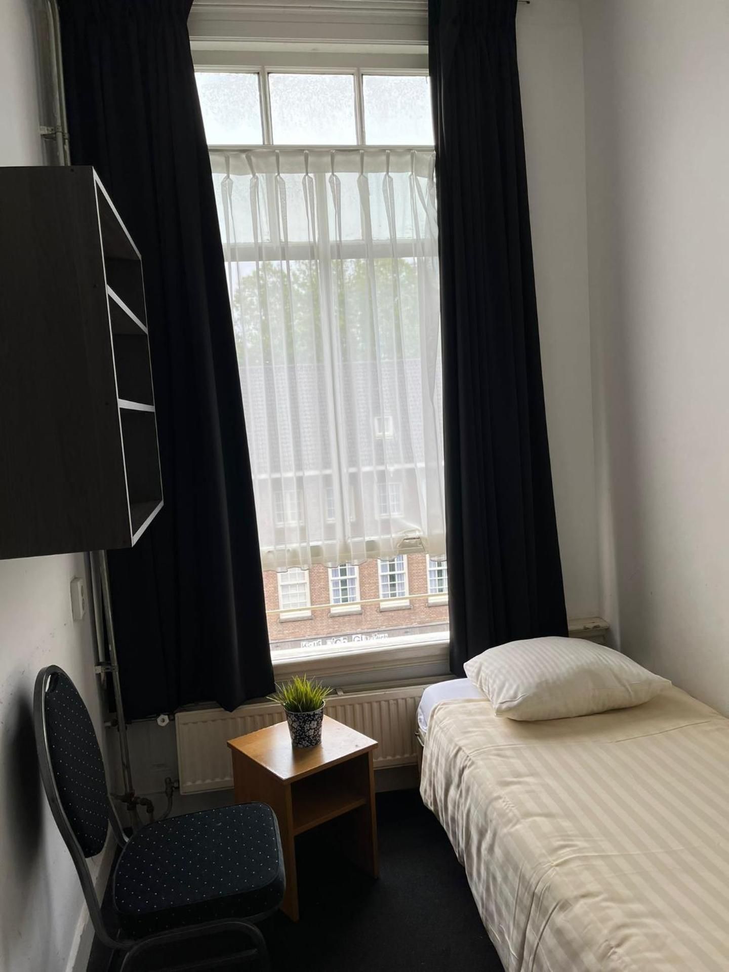 Single Room with Shared Bathroom