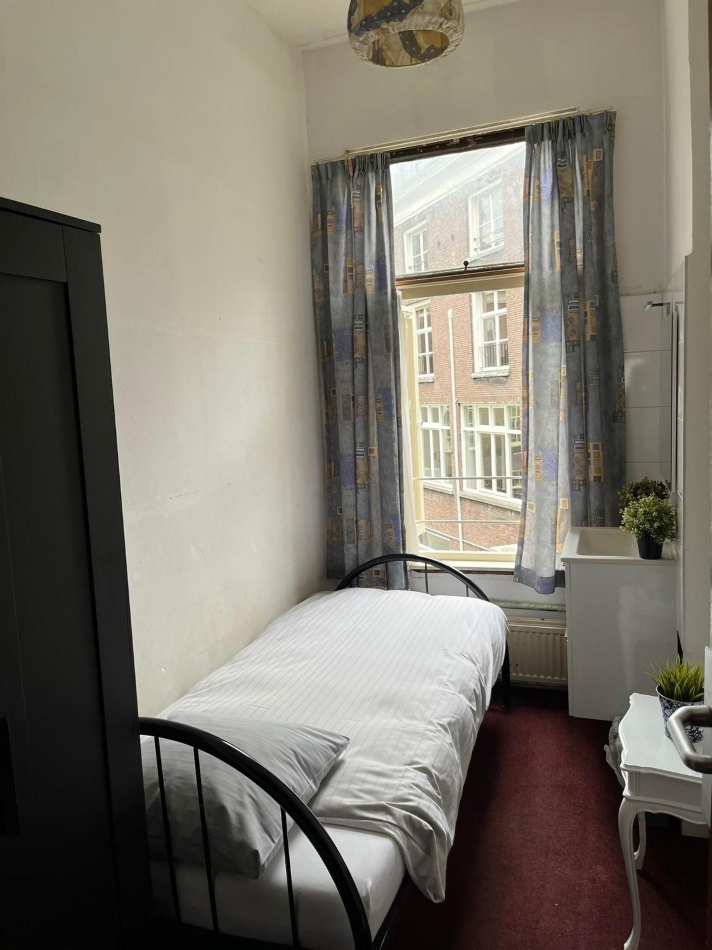 Single Room with Shared Bathroom