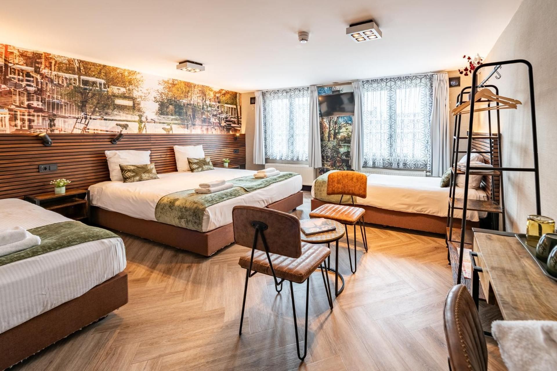 Central Station Hostel Family Room with Private Bathroom