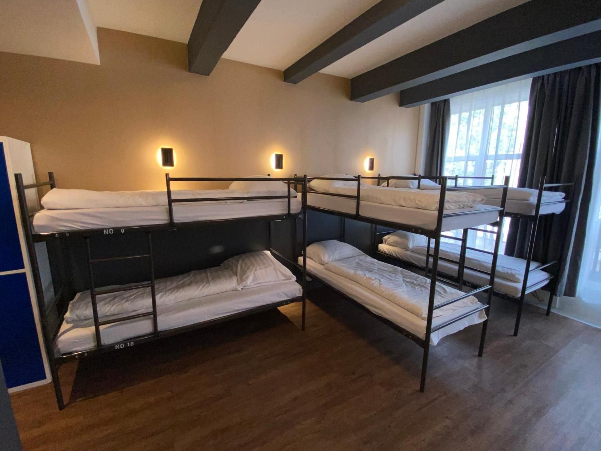 Xplore Hostel Amsterdam Bed in 10-Bed Mixed Dormitory Room 2