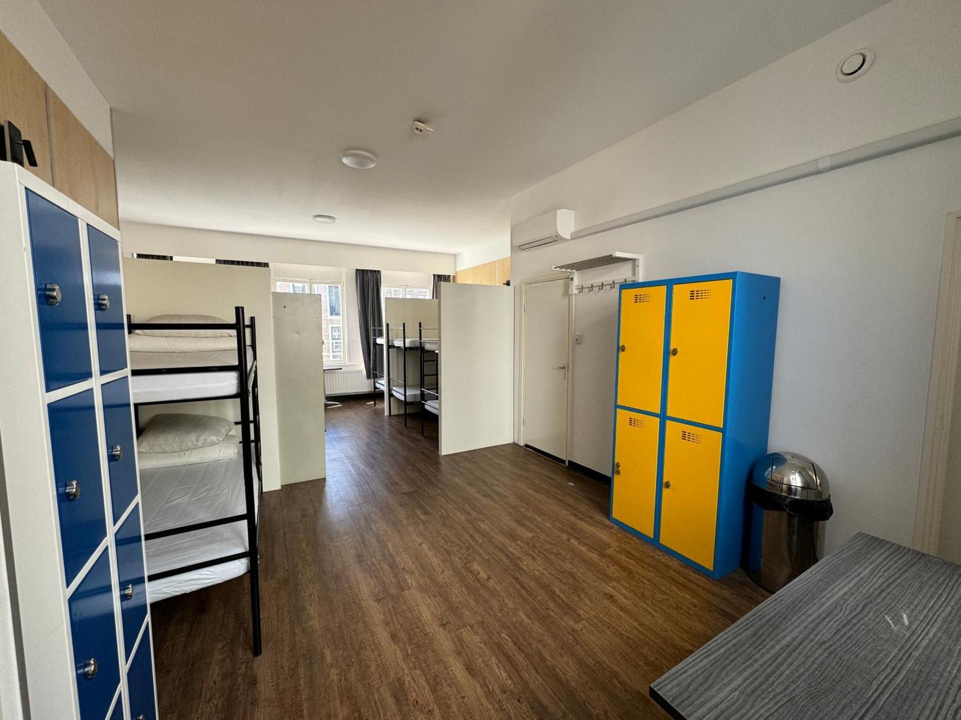 Xplore Hostel Amsterdam Bunk Bed in 14-Bed Mixed Dormitory Room 2