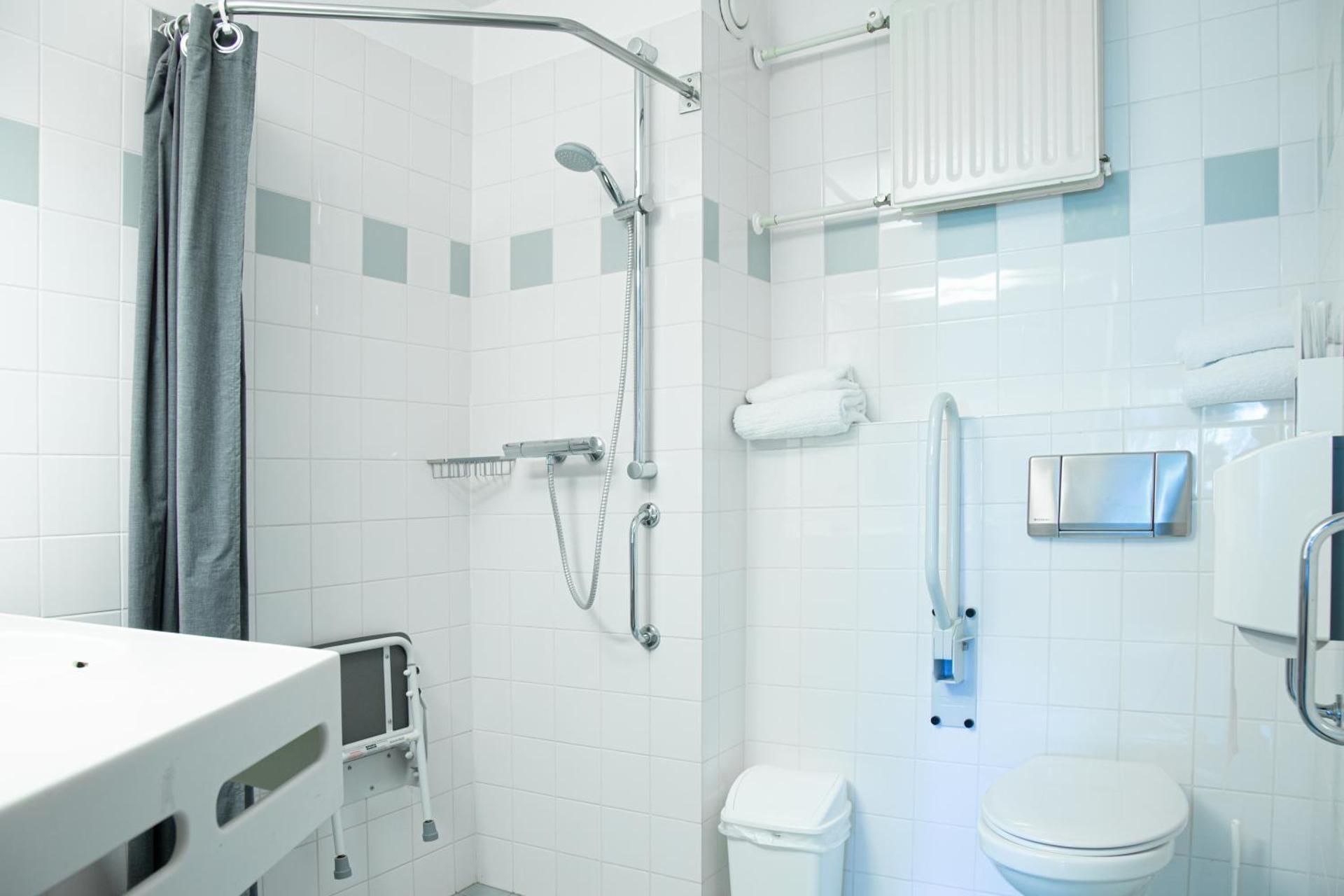 Standard Twin Room - Disability Access