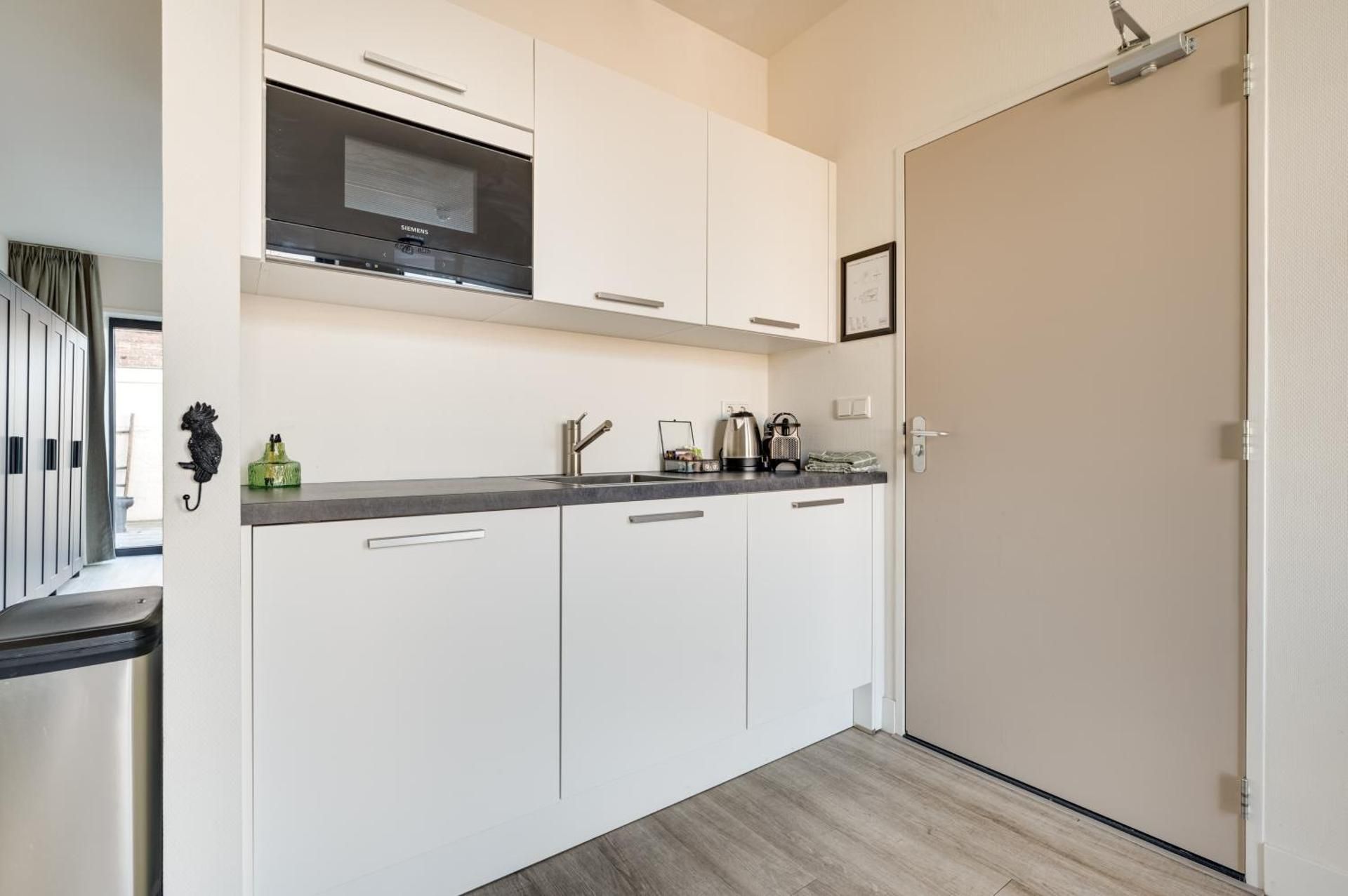 Dam Apartment with terrace 1 - Damplein
