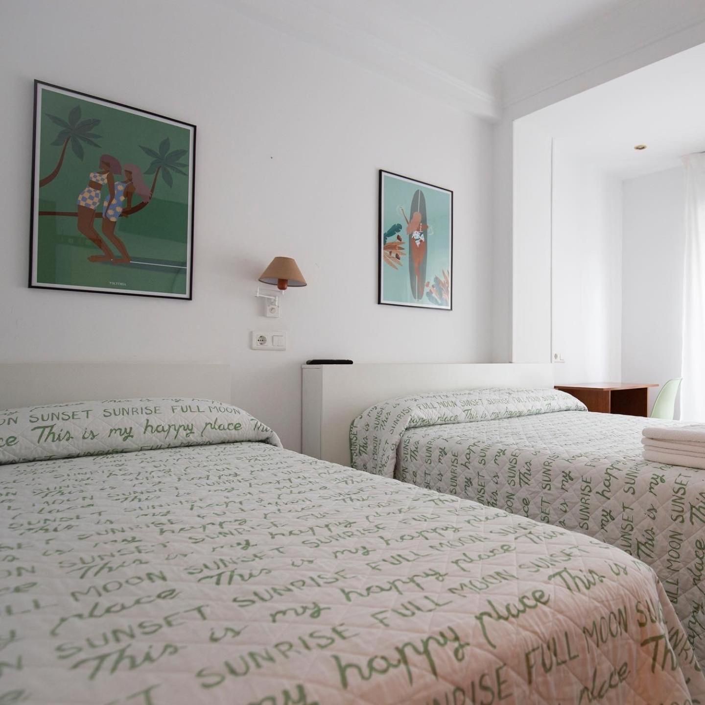 Basic Triple Room with Shared Bathroom