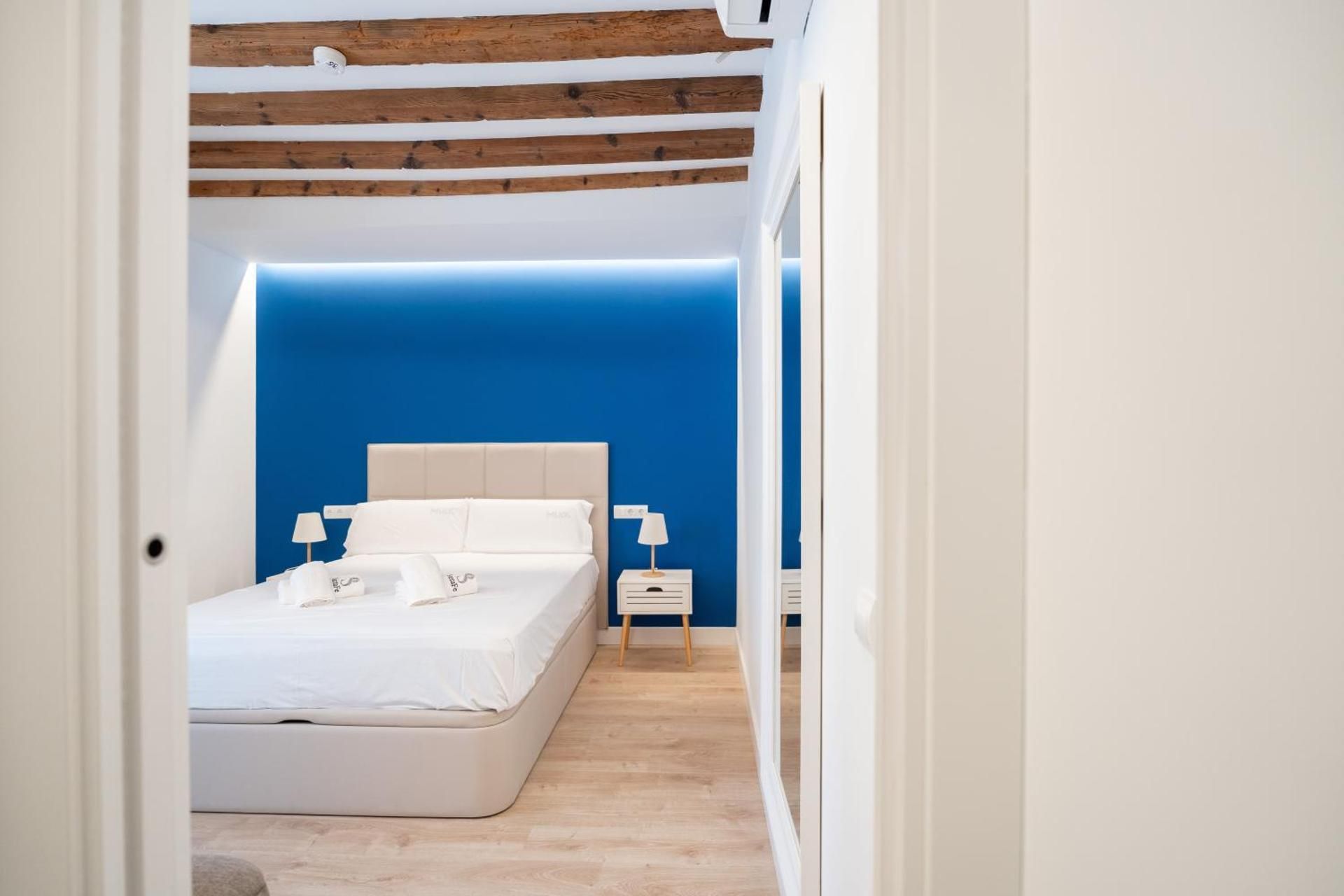 Two-Bedroom Deluxe Apartment with Balcony