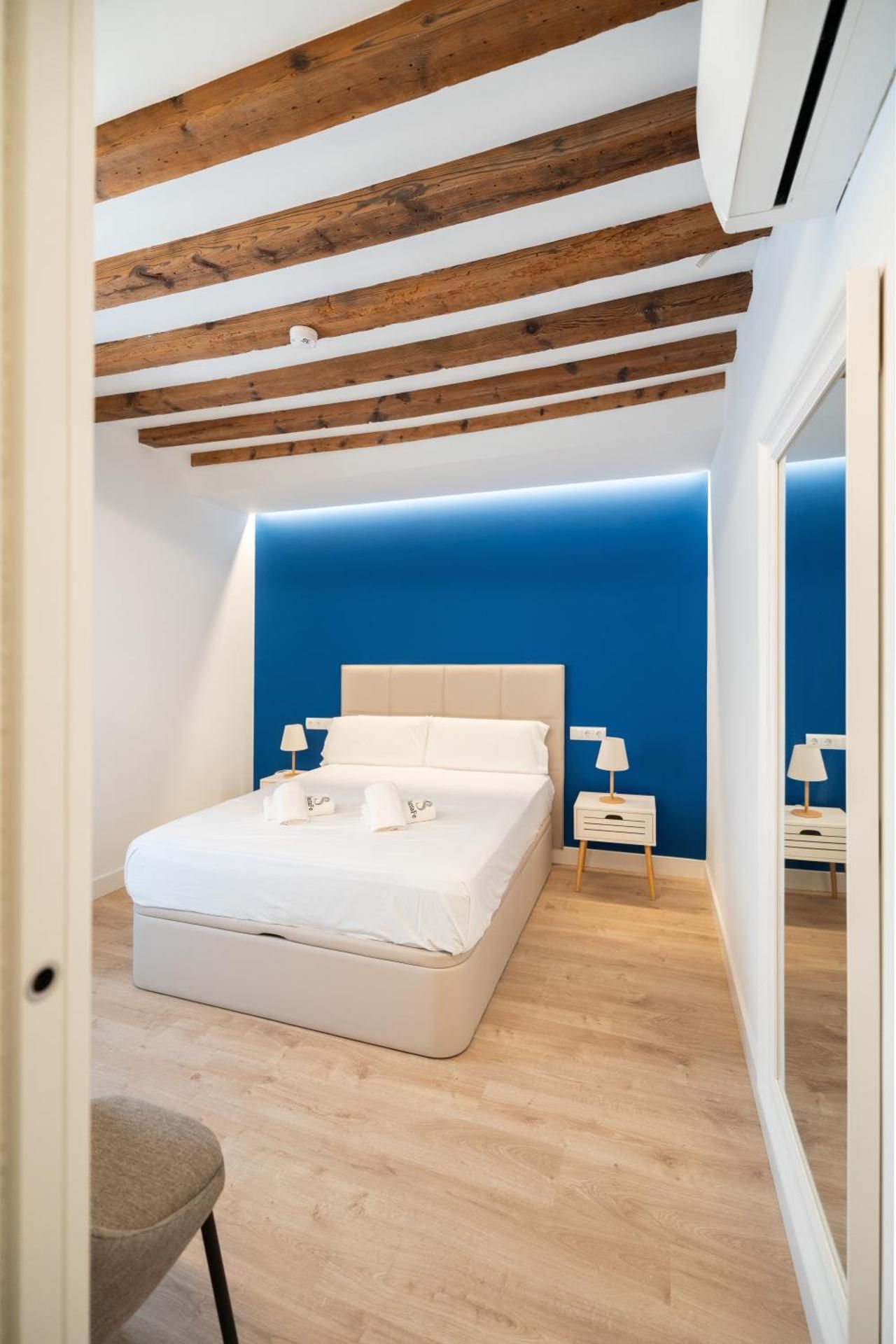 Two-Bedroom Deluxe Apartment with Balcony