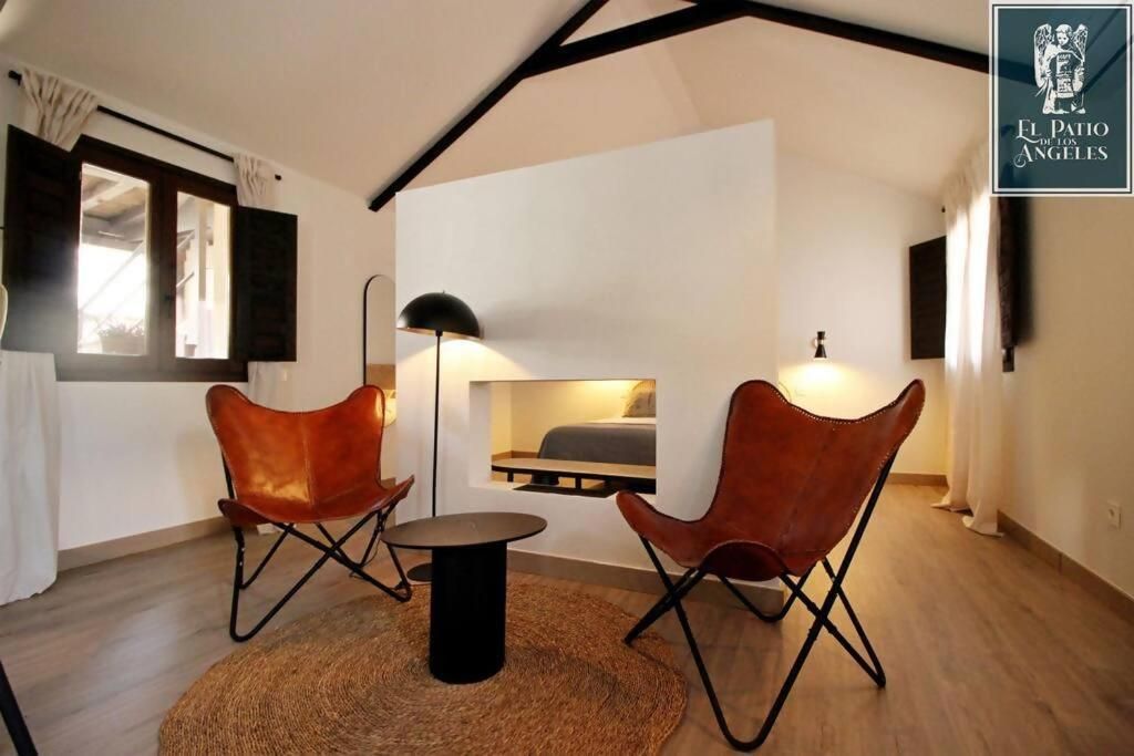 Studio Apartment with One Double Bed