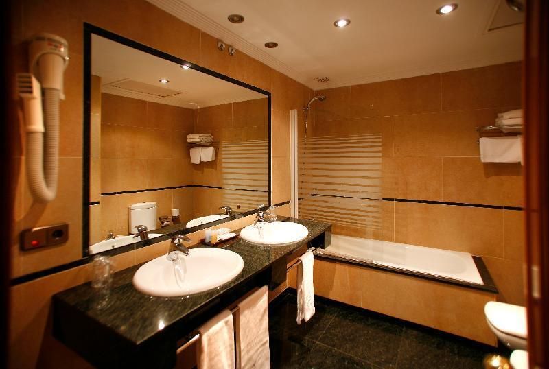 Hotel Regio Quadruple Room 2