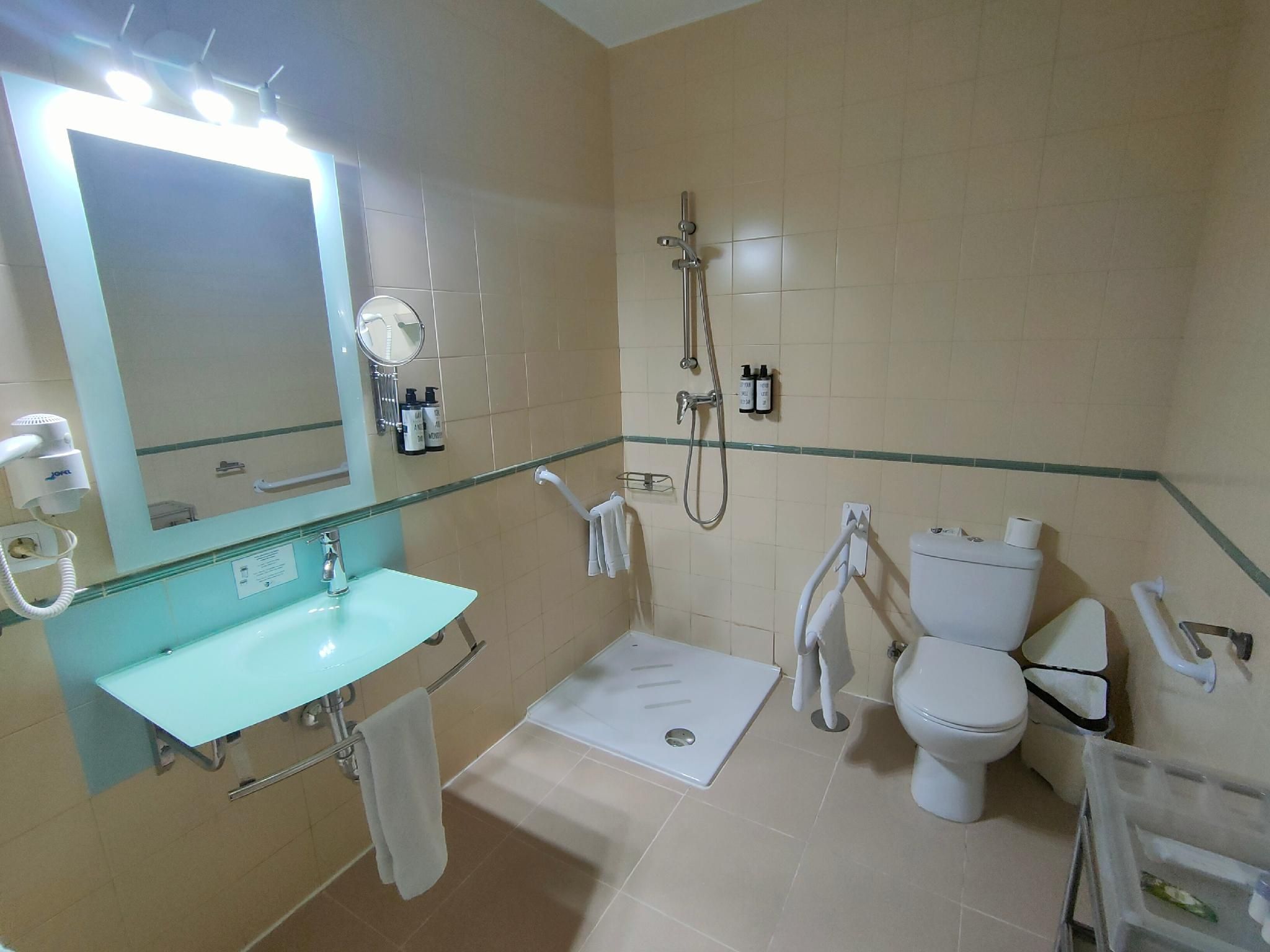 Twin Room - Disability Access