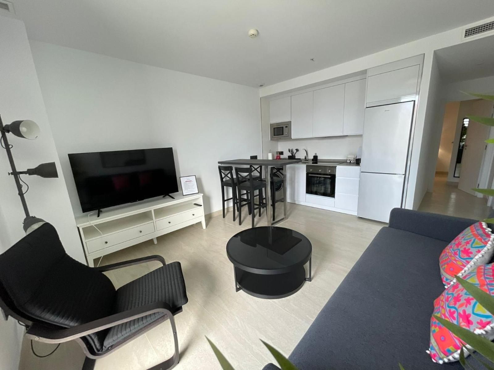 One-Bedroom Apartment with Sea View and Terrace